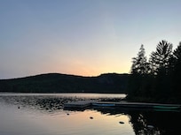 Couché du soleil près du lac