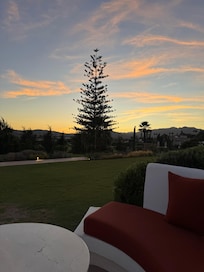 Vue sur le golfe et montagne