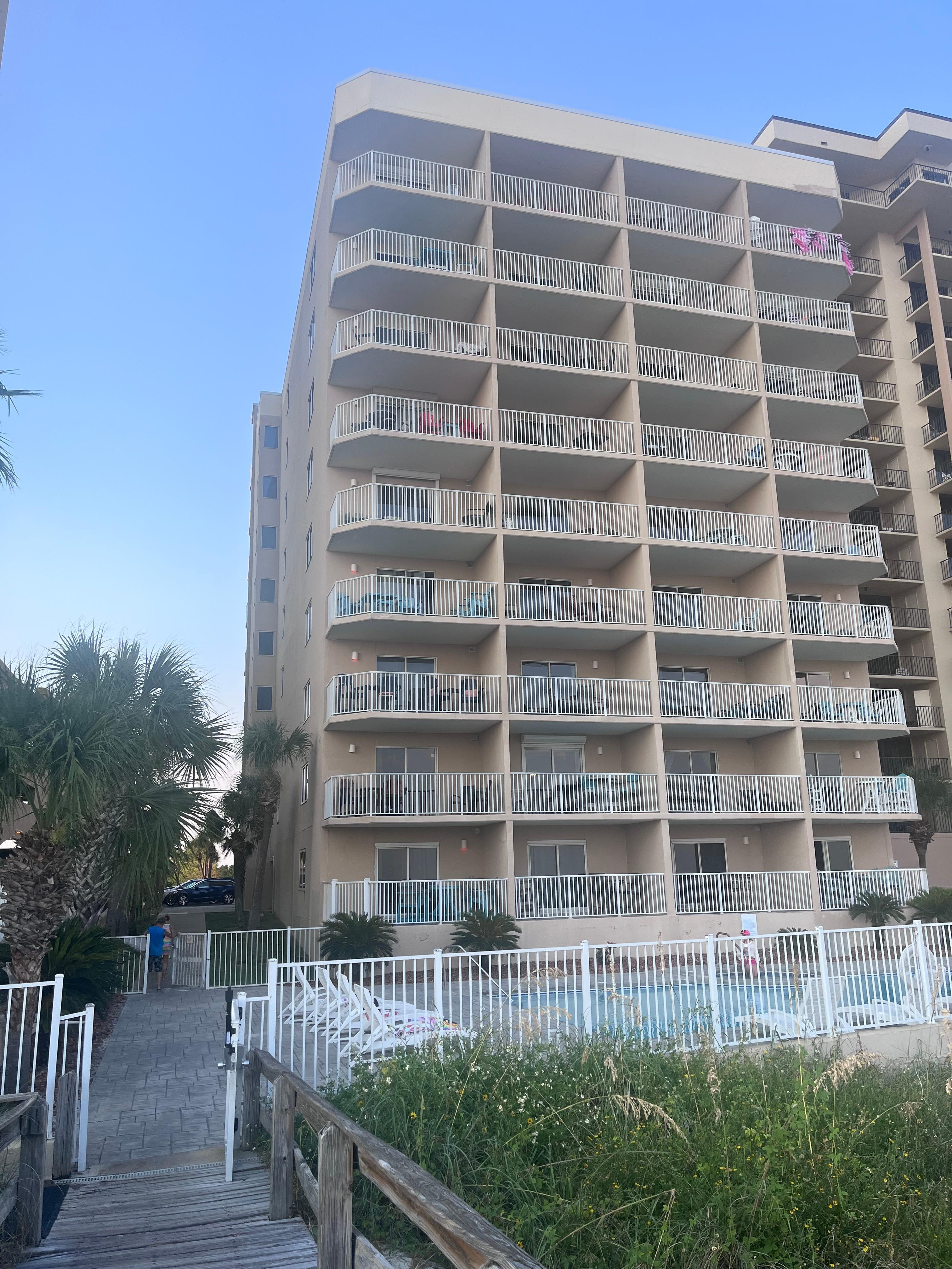 Short walk to the beach. 