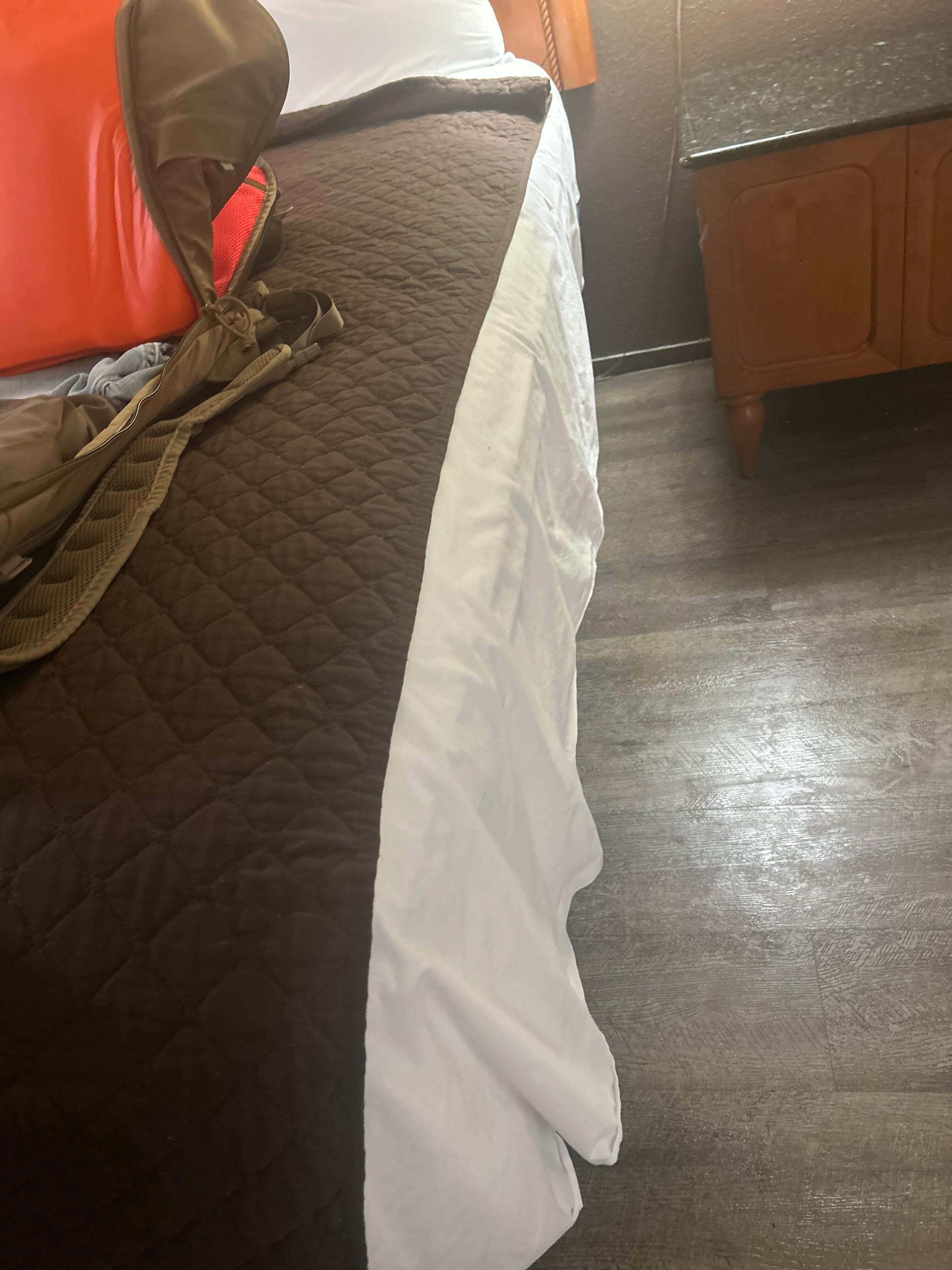 Blanket didn’t cover the bed