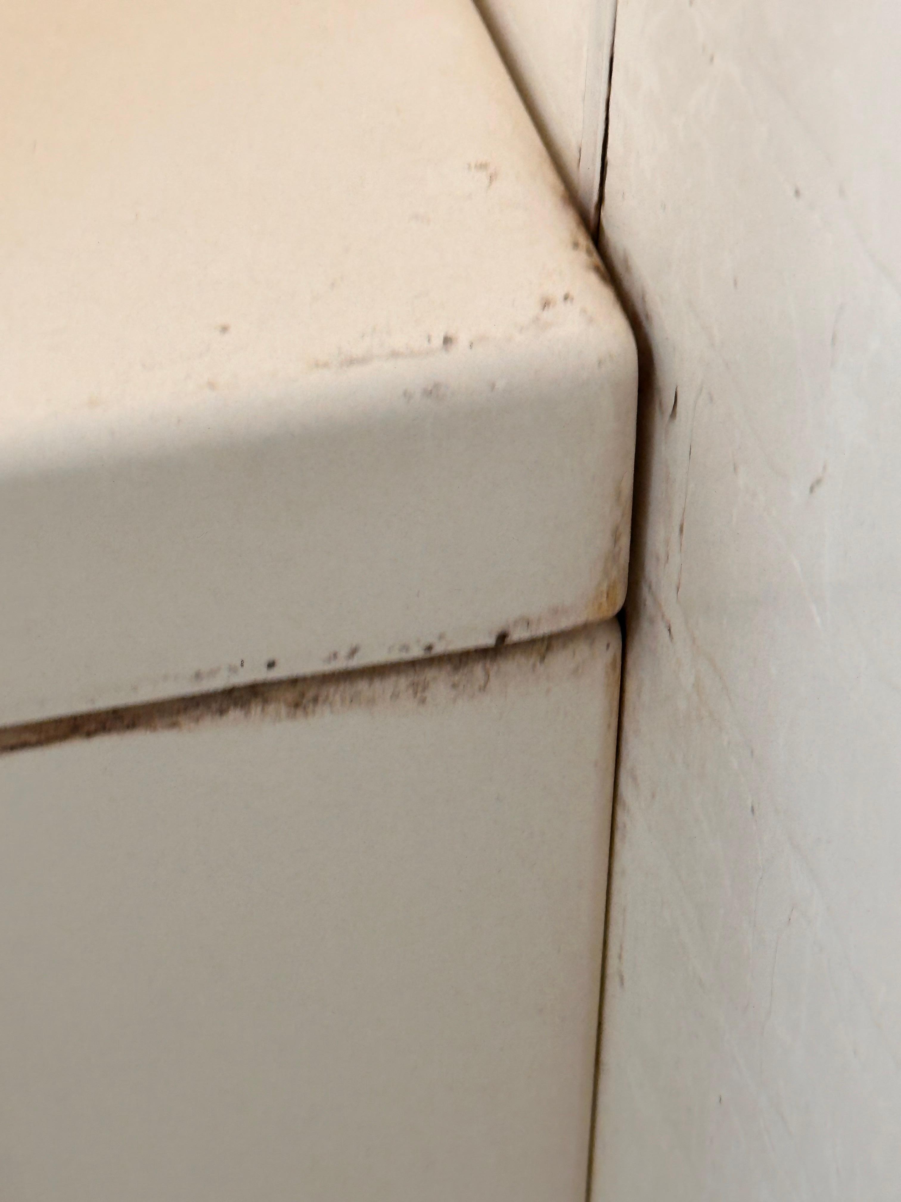 Dirty, molds
