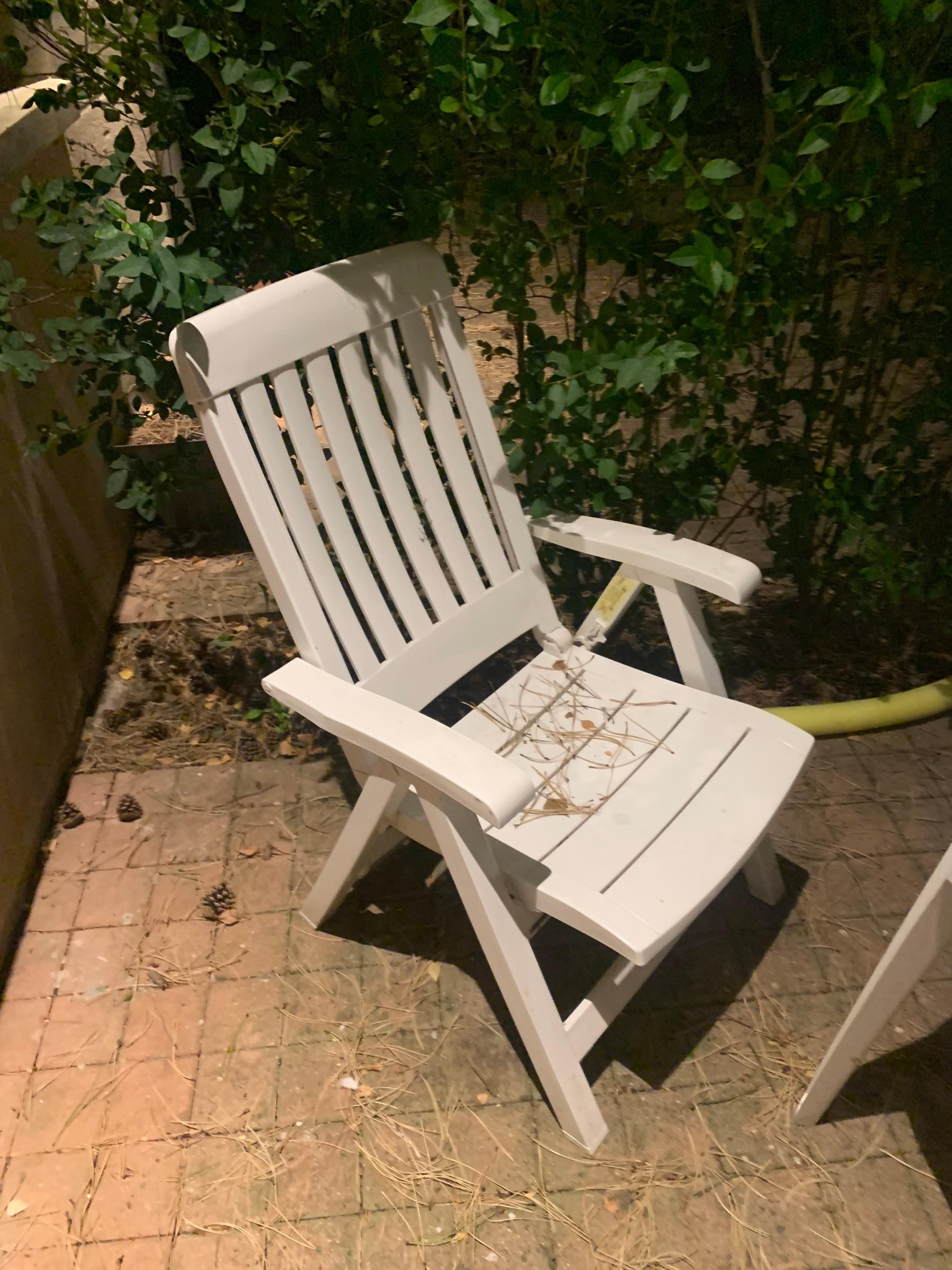 Terrasse en mauvais état . Pas de nettoyage avant mon arrivée . 
