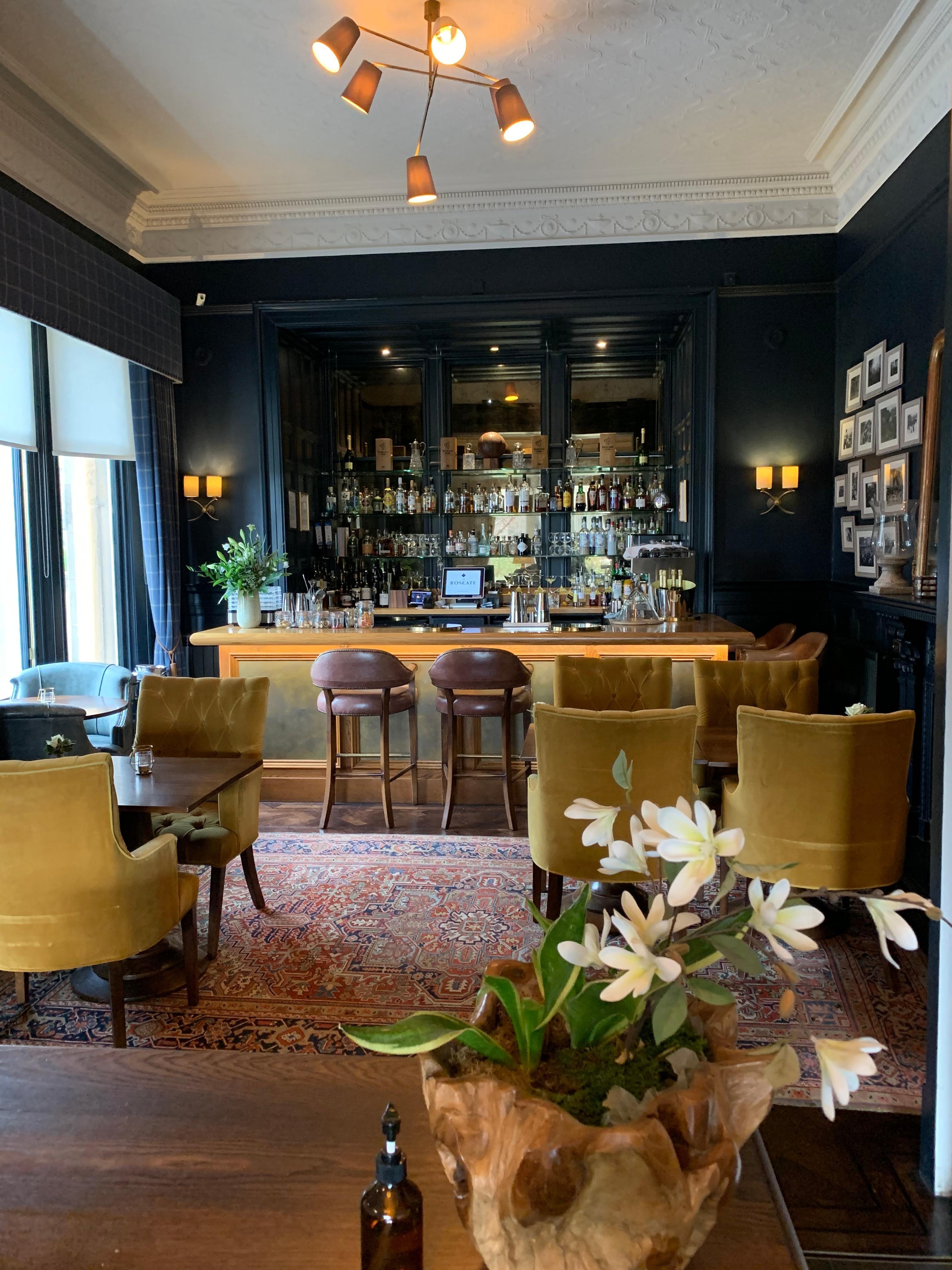 hotel bar & restaurant area