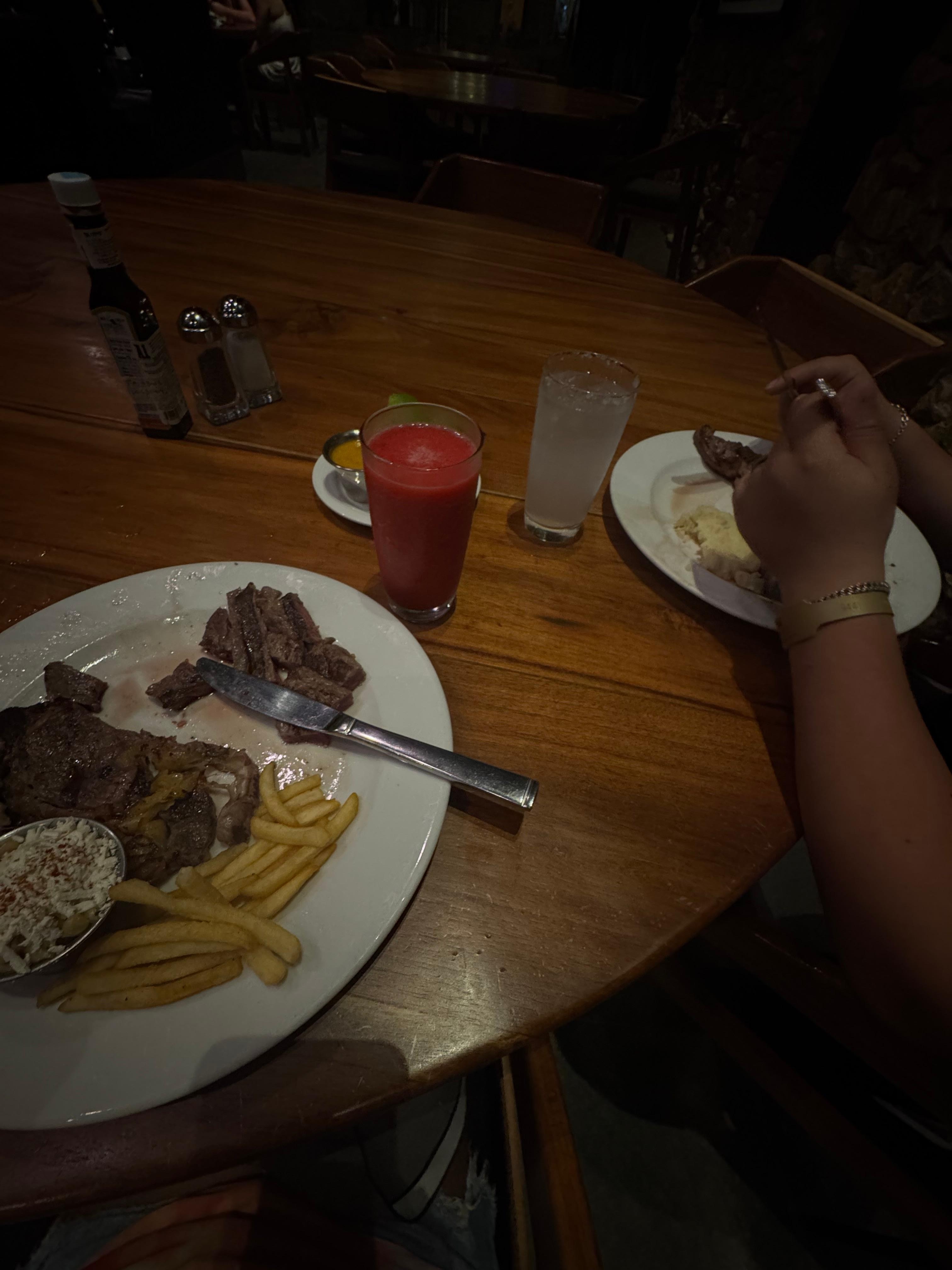 amazing food!! amazing steaks everything 10/10