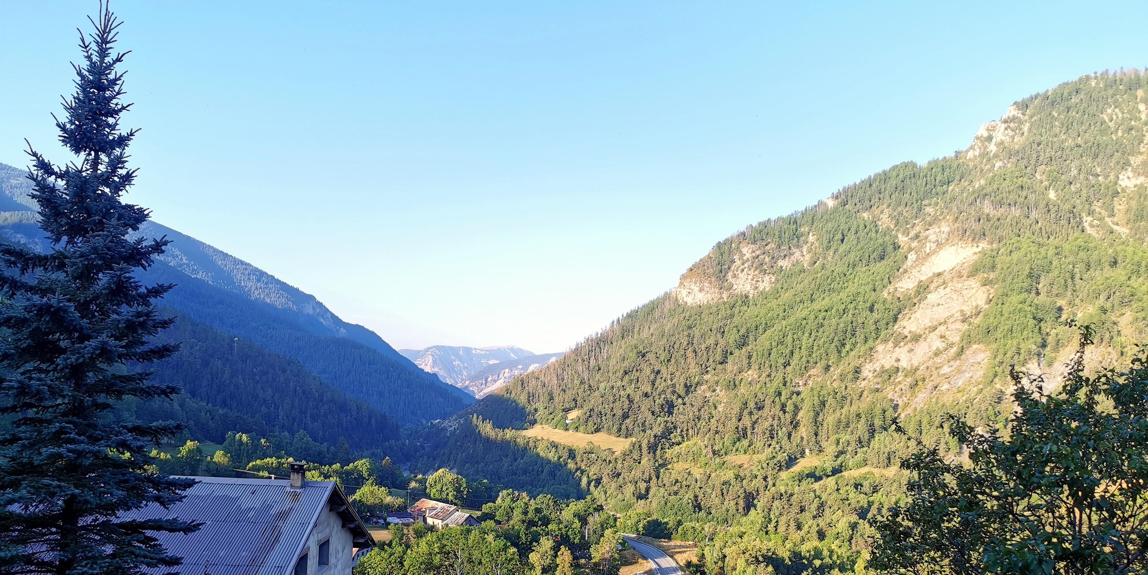 Vue sur la vallée vers Colmars 