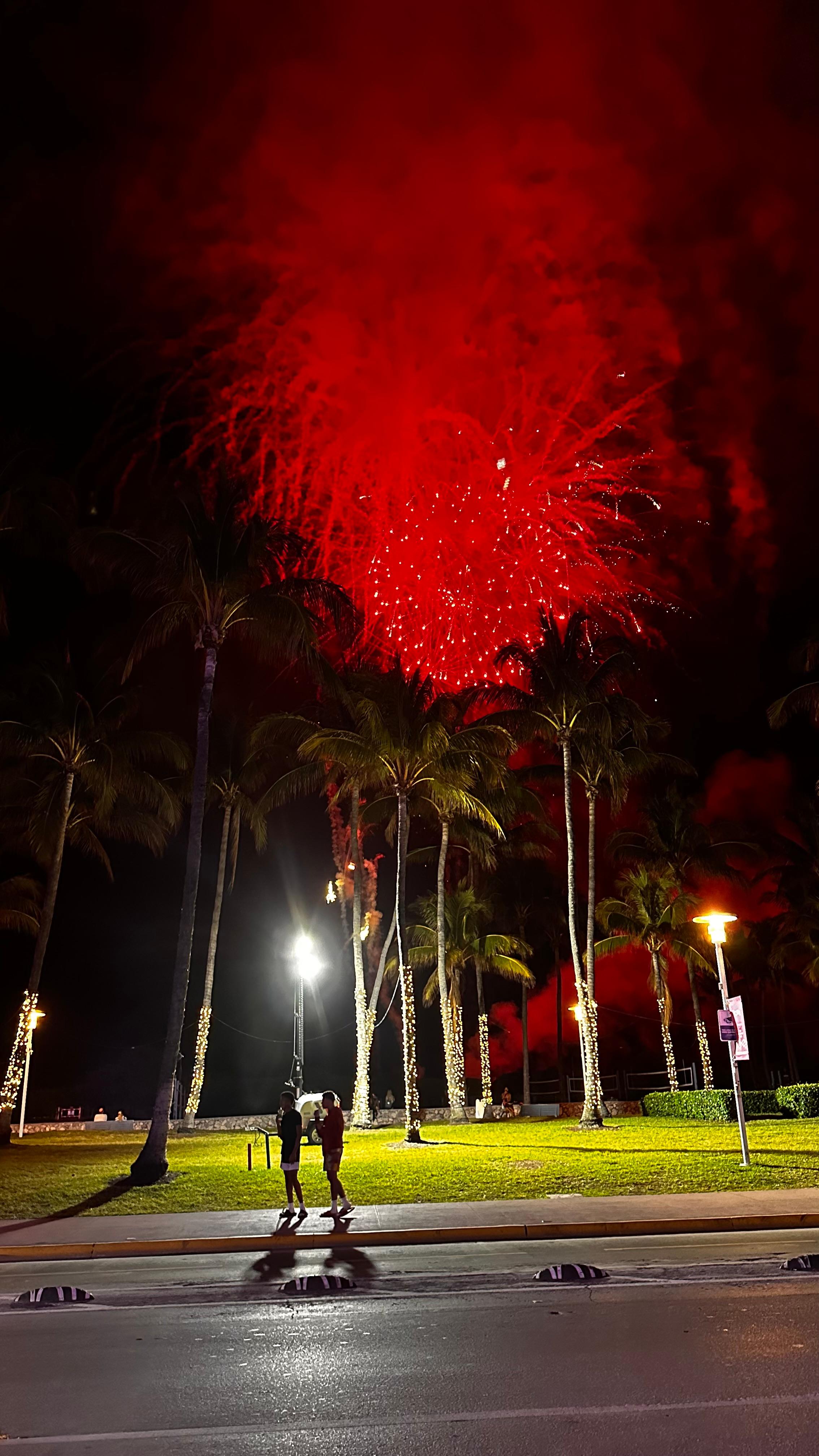 Feuerwerk am Strand 03/03/2024