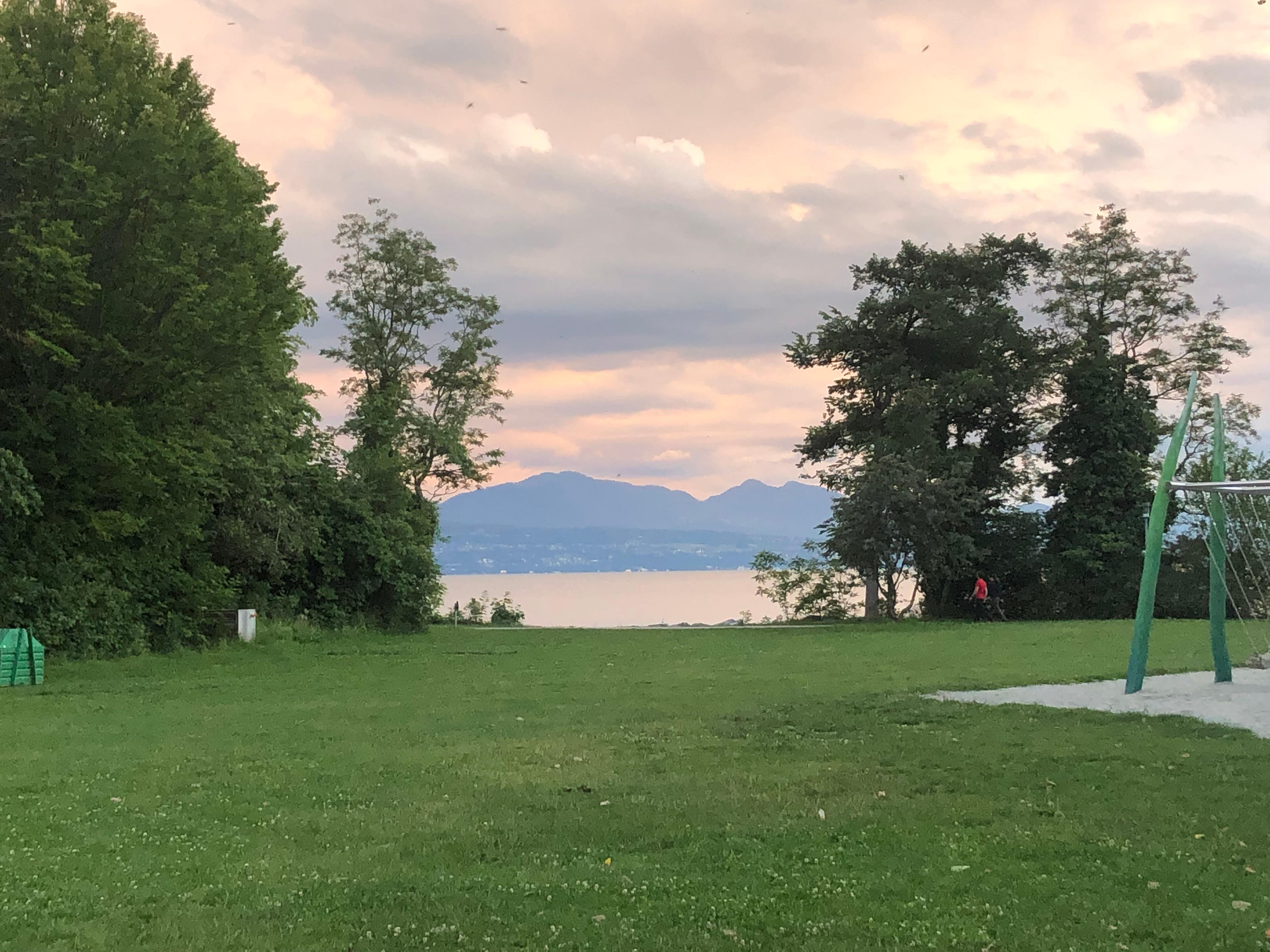 Balade au lac à 2 minutes de l’auberge 