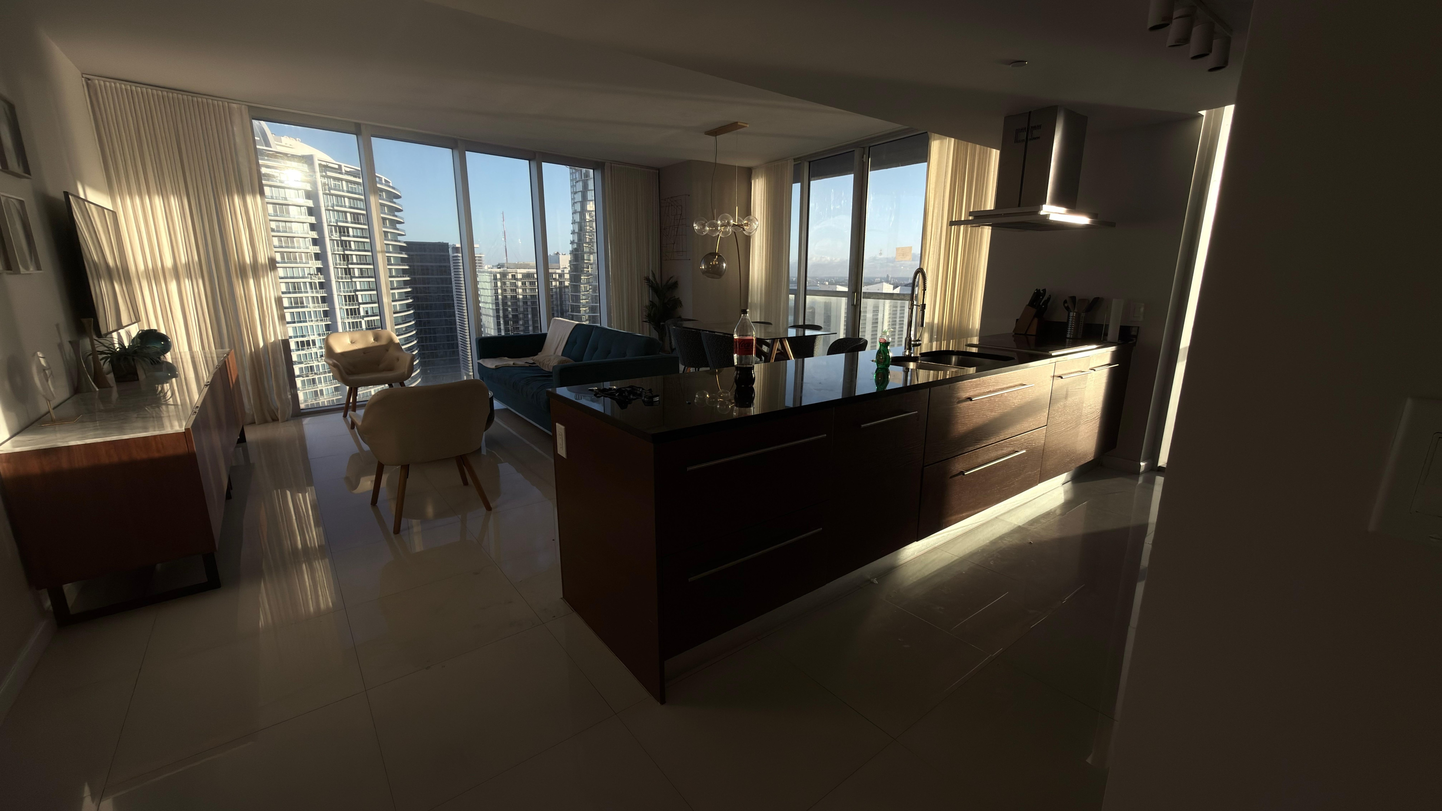Living Room/ kitchen
