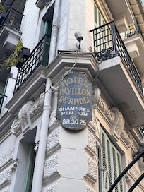 Hotel plaque