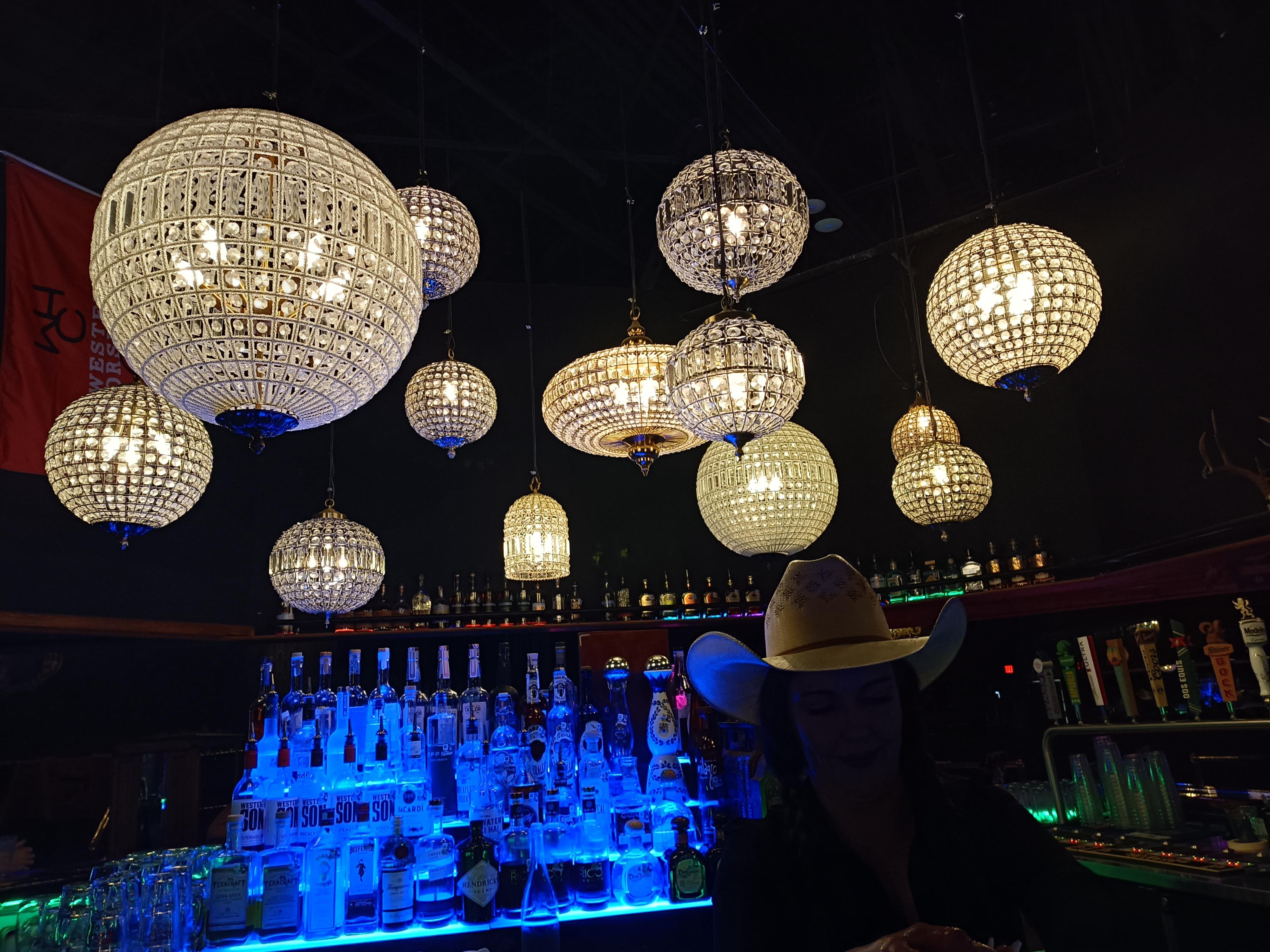 Nice restaurant and bar adjacent to Hotel