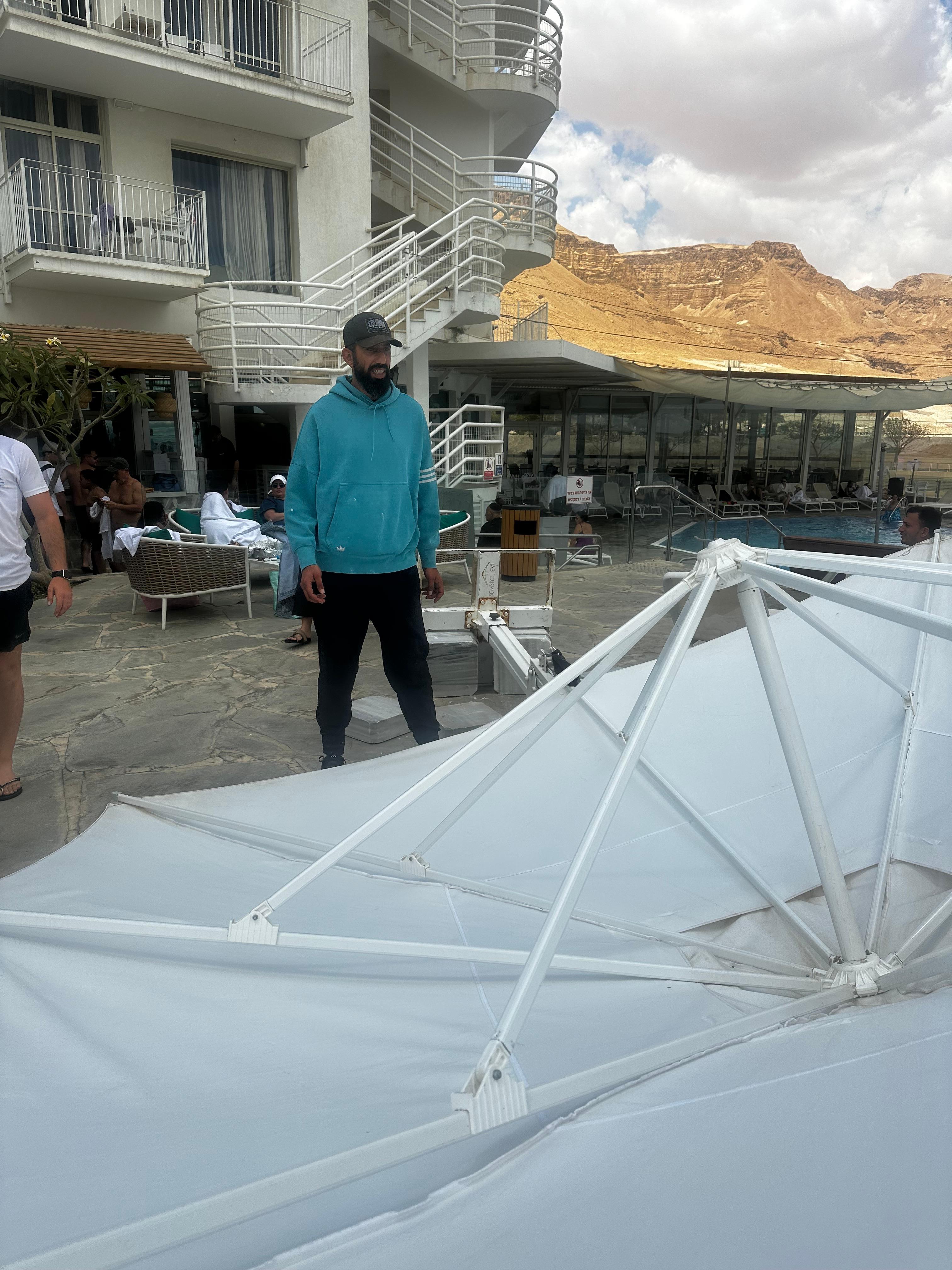 Parasol à 4 pour le soulever