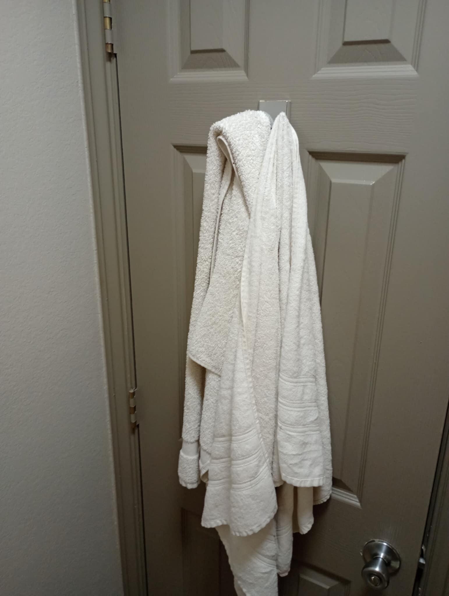 Dirty towels left from previous guests. 