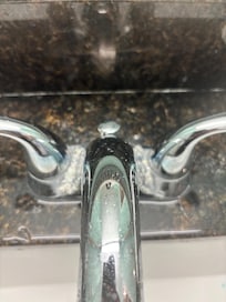 It has a gross powder on the sink. Very nasty