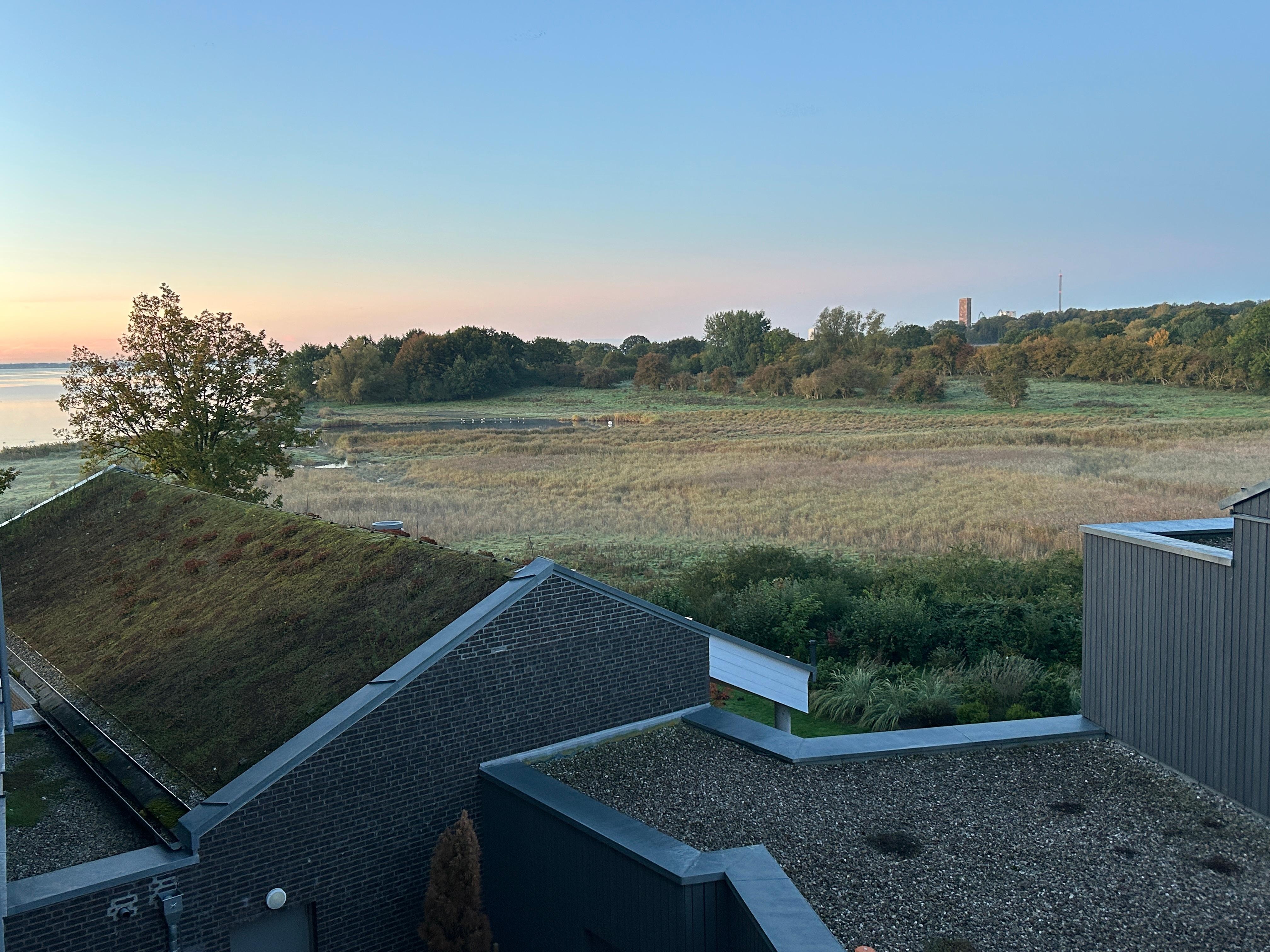 Blick ins Grüne und teils auf die Ostsee 
