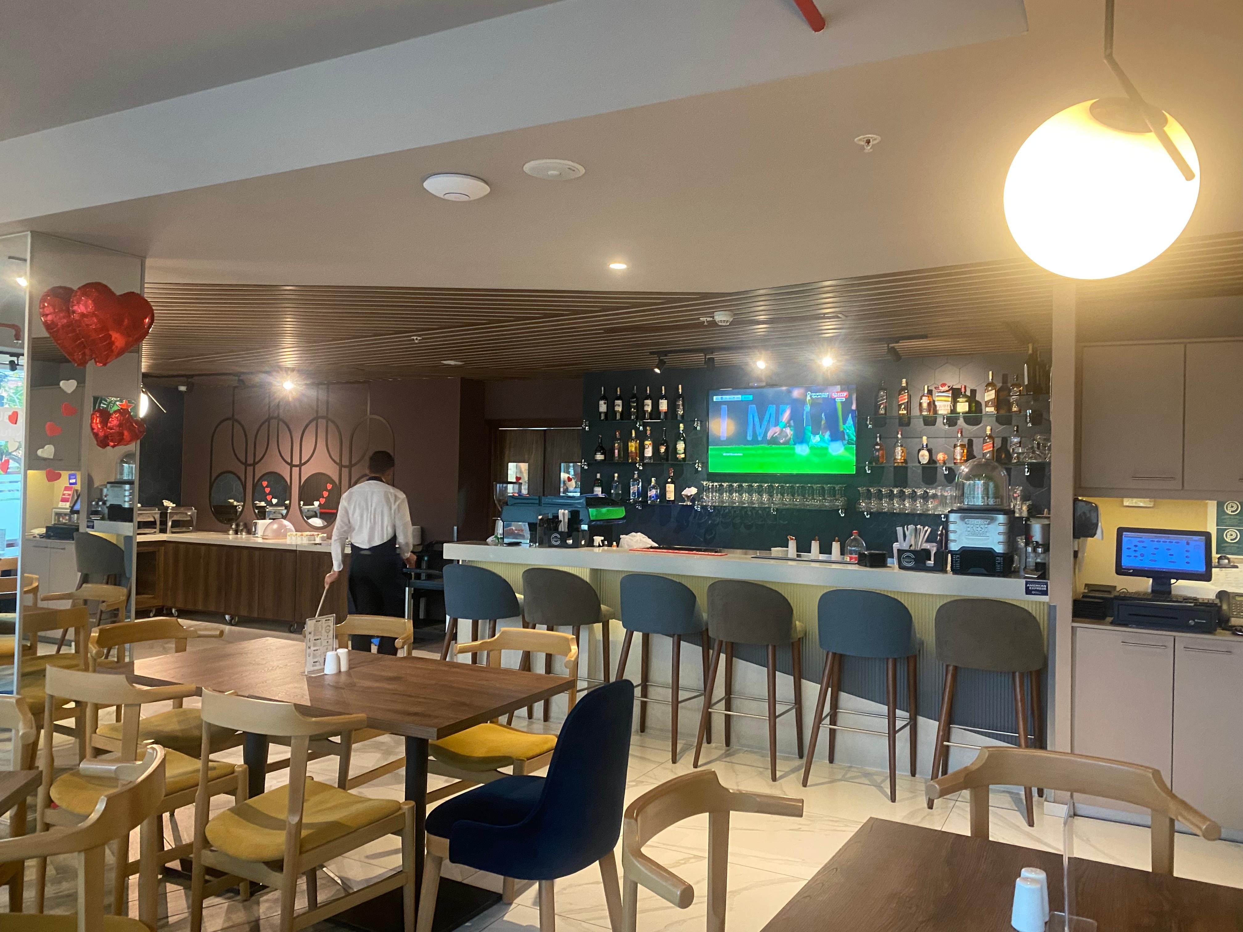 The restaurant bar 