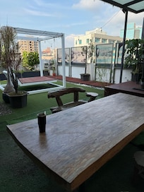 8樓左側戶外吊床露台