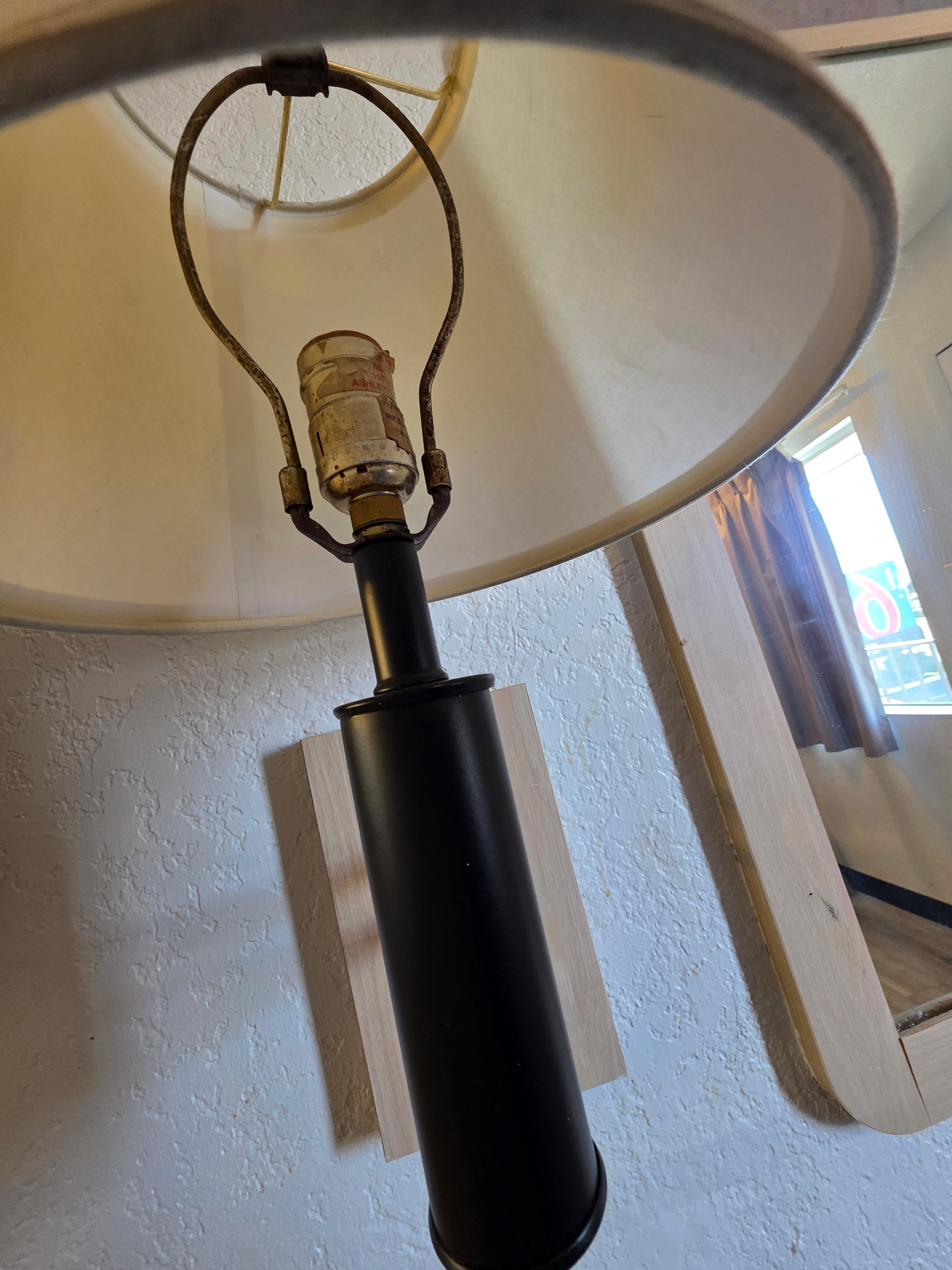 one of MANY fixtures with missing light bulbs