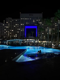 This is a night pic look how beautiful