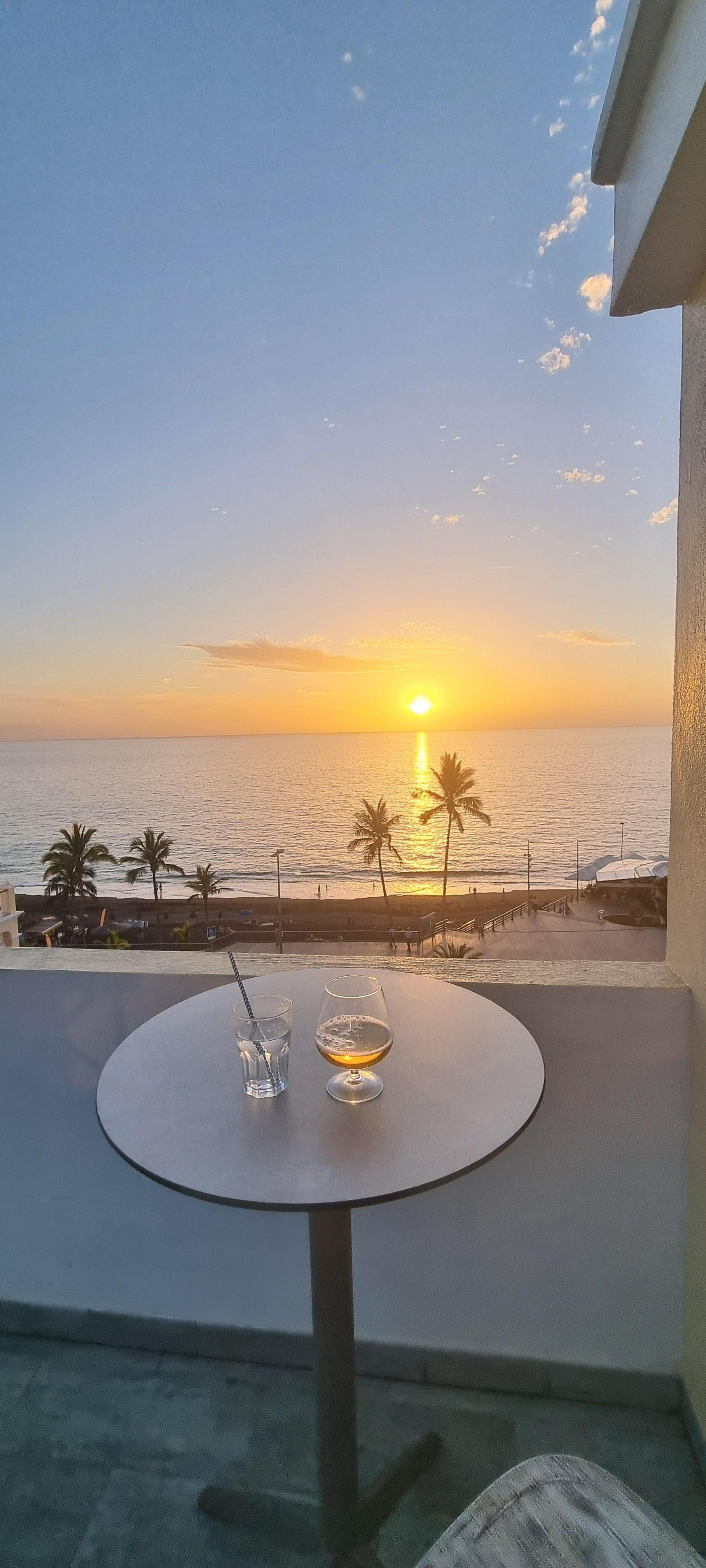 Kleine Sitzgelegenheiten zum Sonnenuntergang schauen