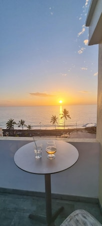 Kleine Sitzgelegenheiten zum Sonnenuntergang schauen