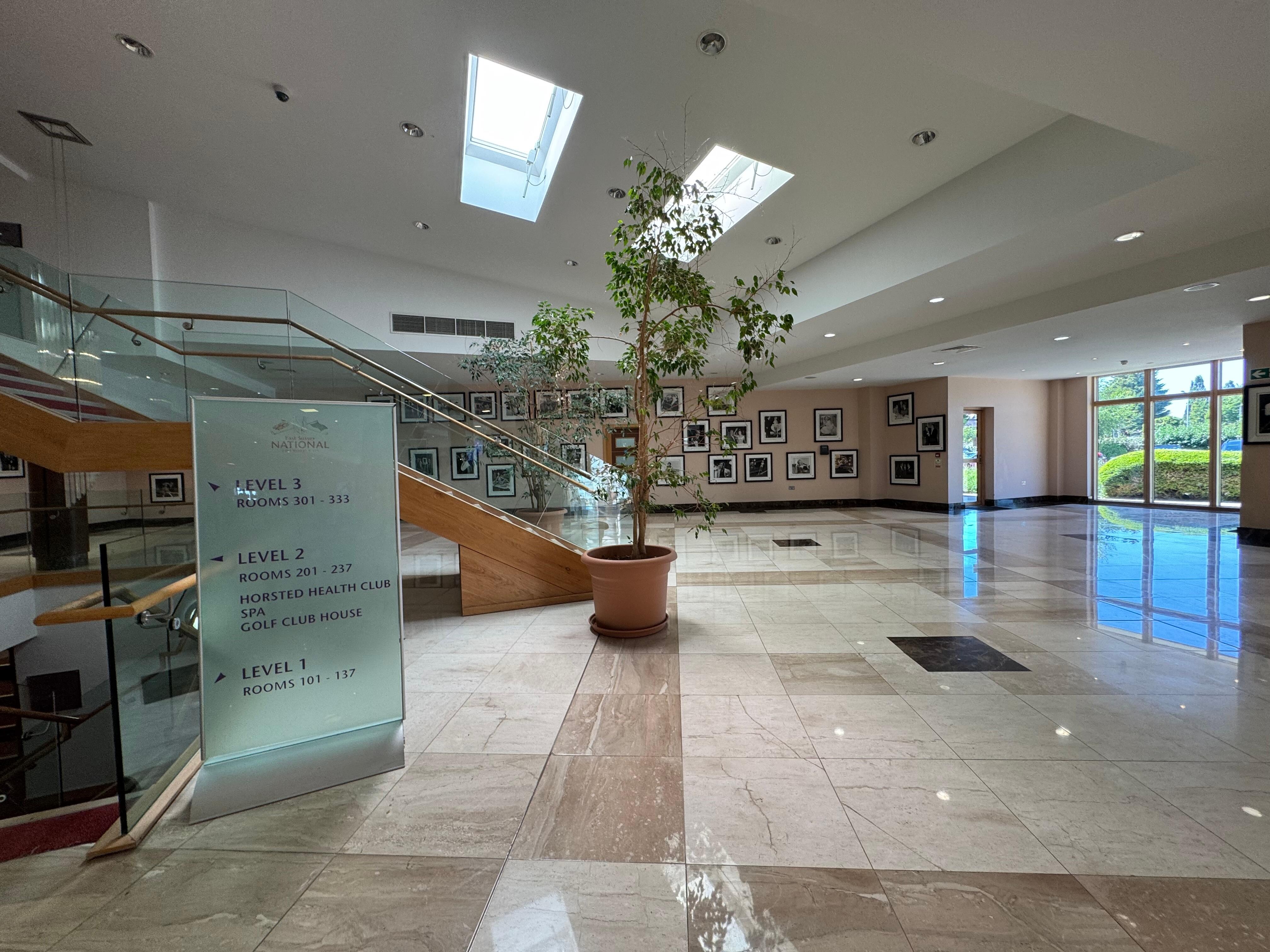 The huge lobby! 