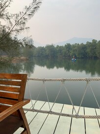 På restaurangen vid Marina Sands.