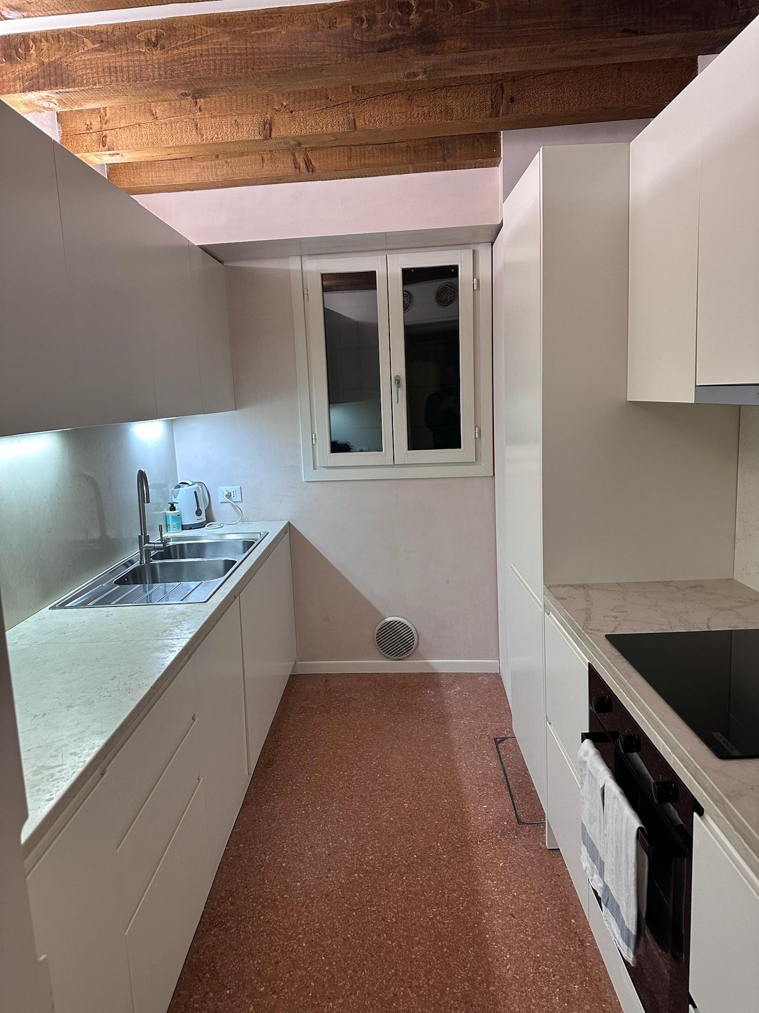 Kitchen with didhwasher