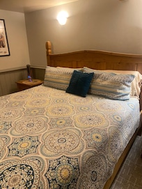 Bedroom with king size bed, very comfy