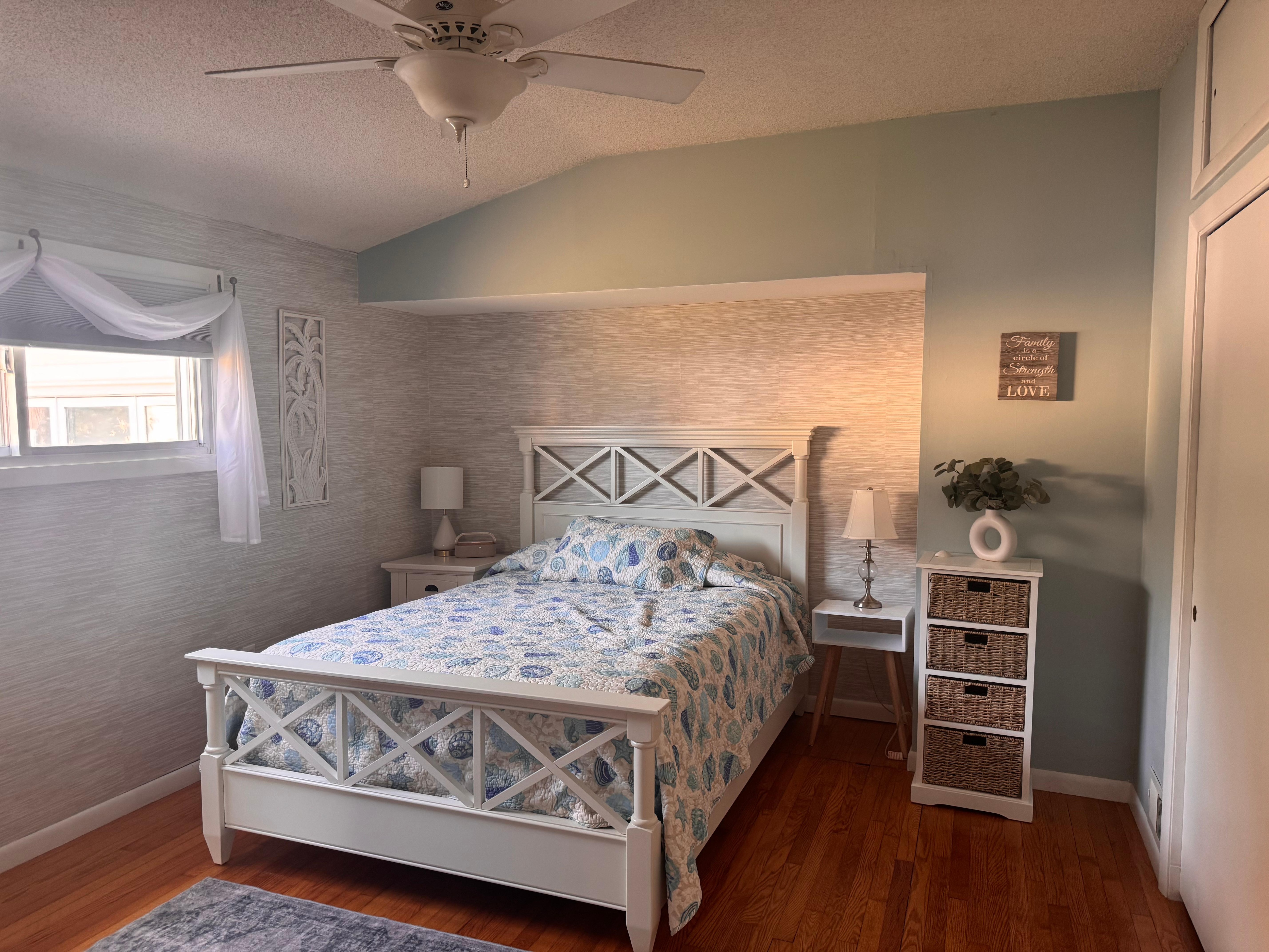 Bedroom with queen bed