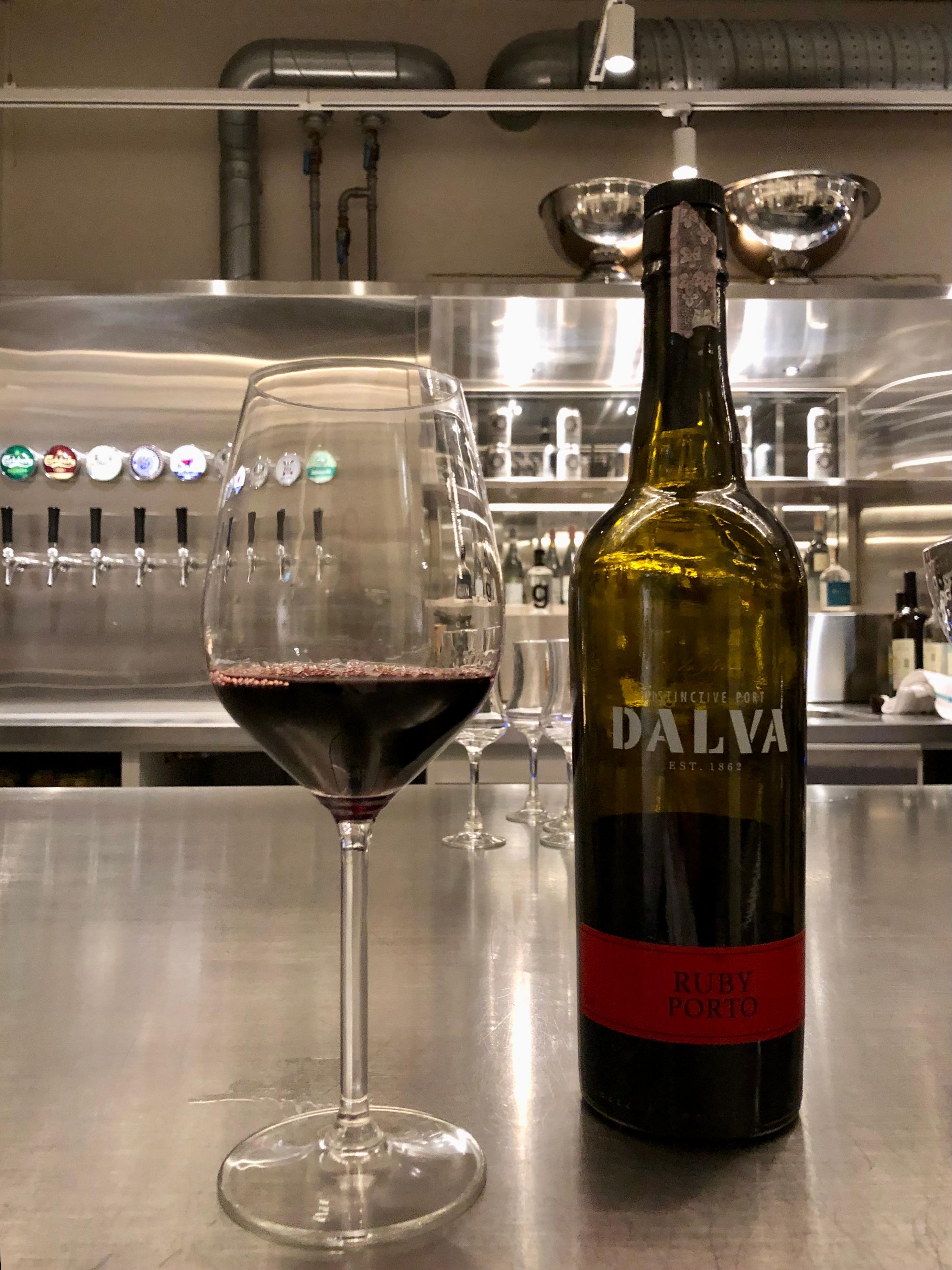 Hotellet byder på Wine Hour fra kl. 17-18 🍷 