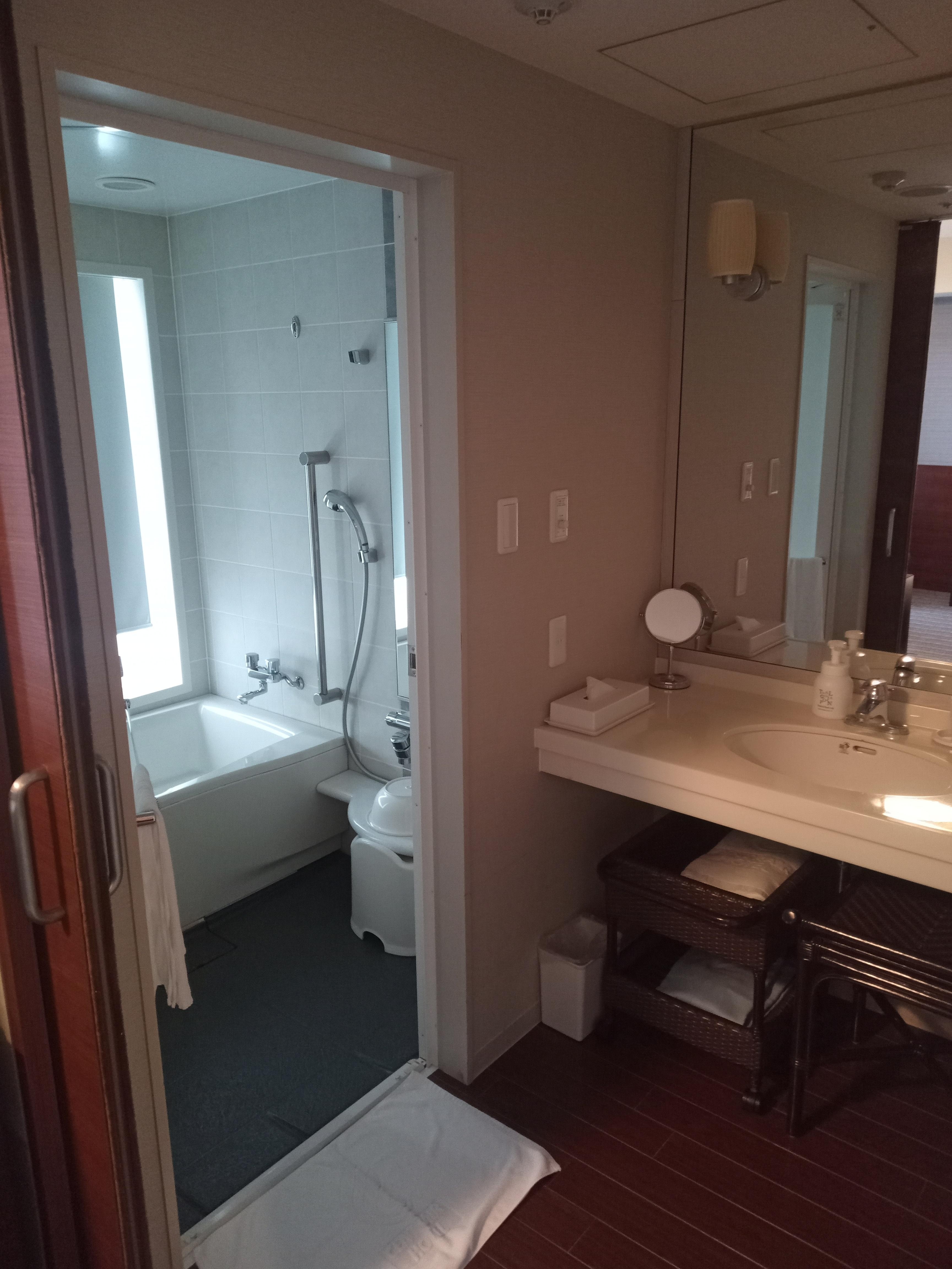 浴室如同浴湯般