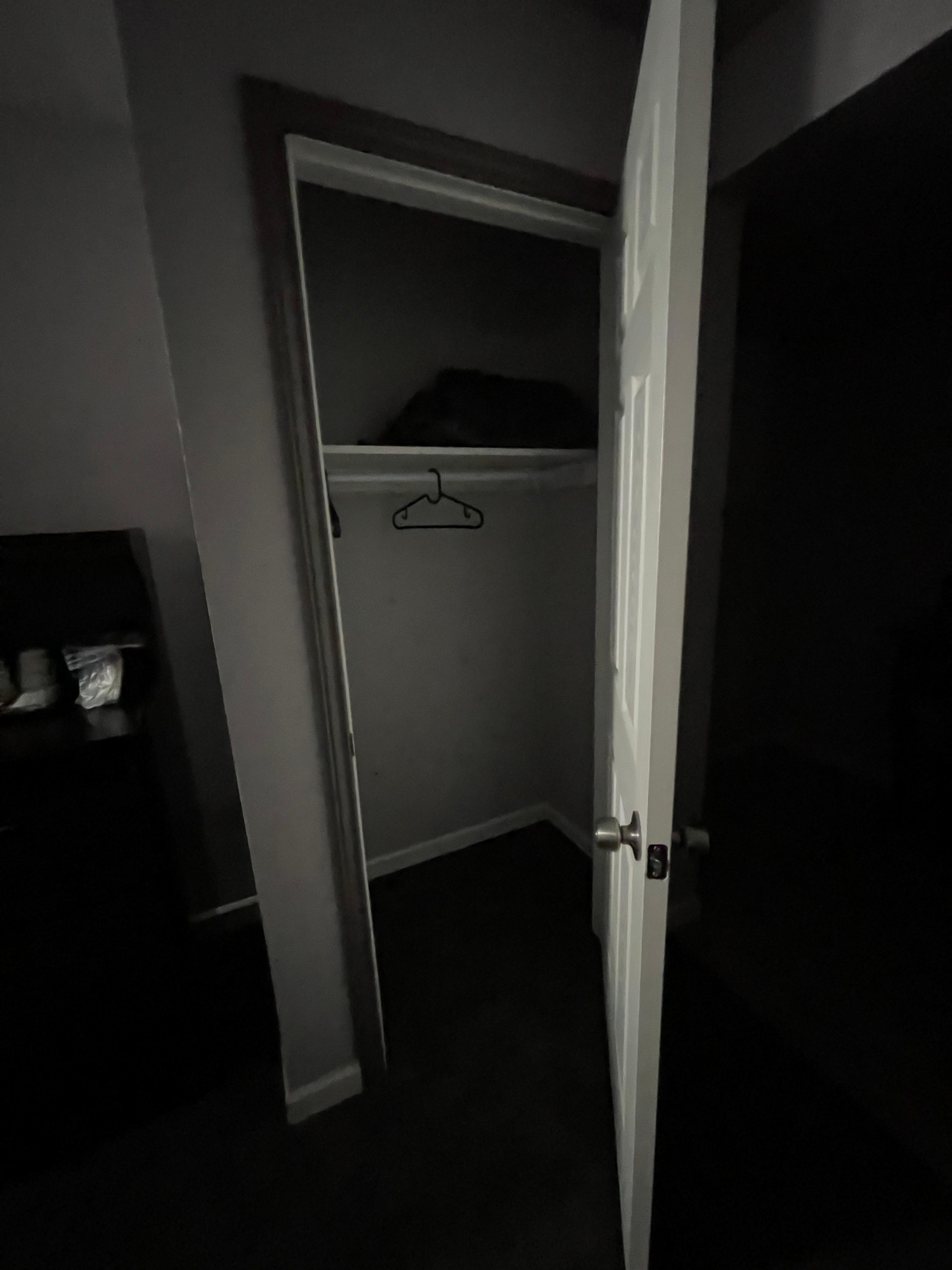 Nice closet for longer stay 