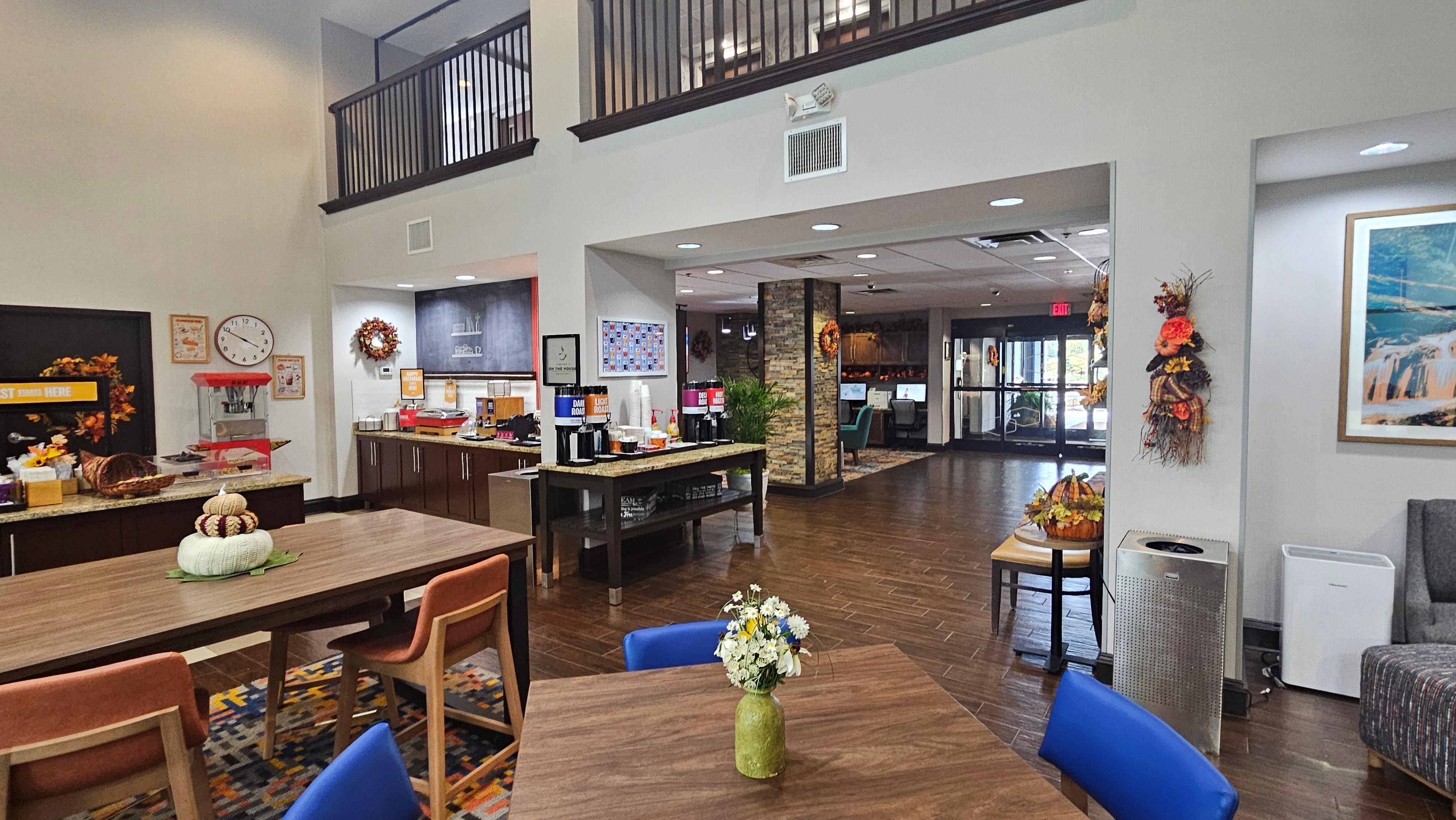 Eating area and lounge