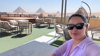 Arriba del edifico. No hay wifi, y la comida no es buena