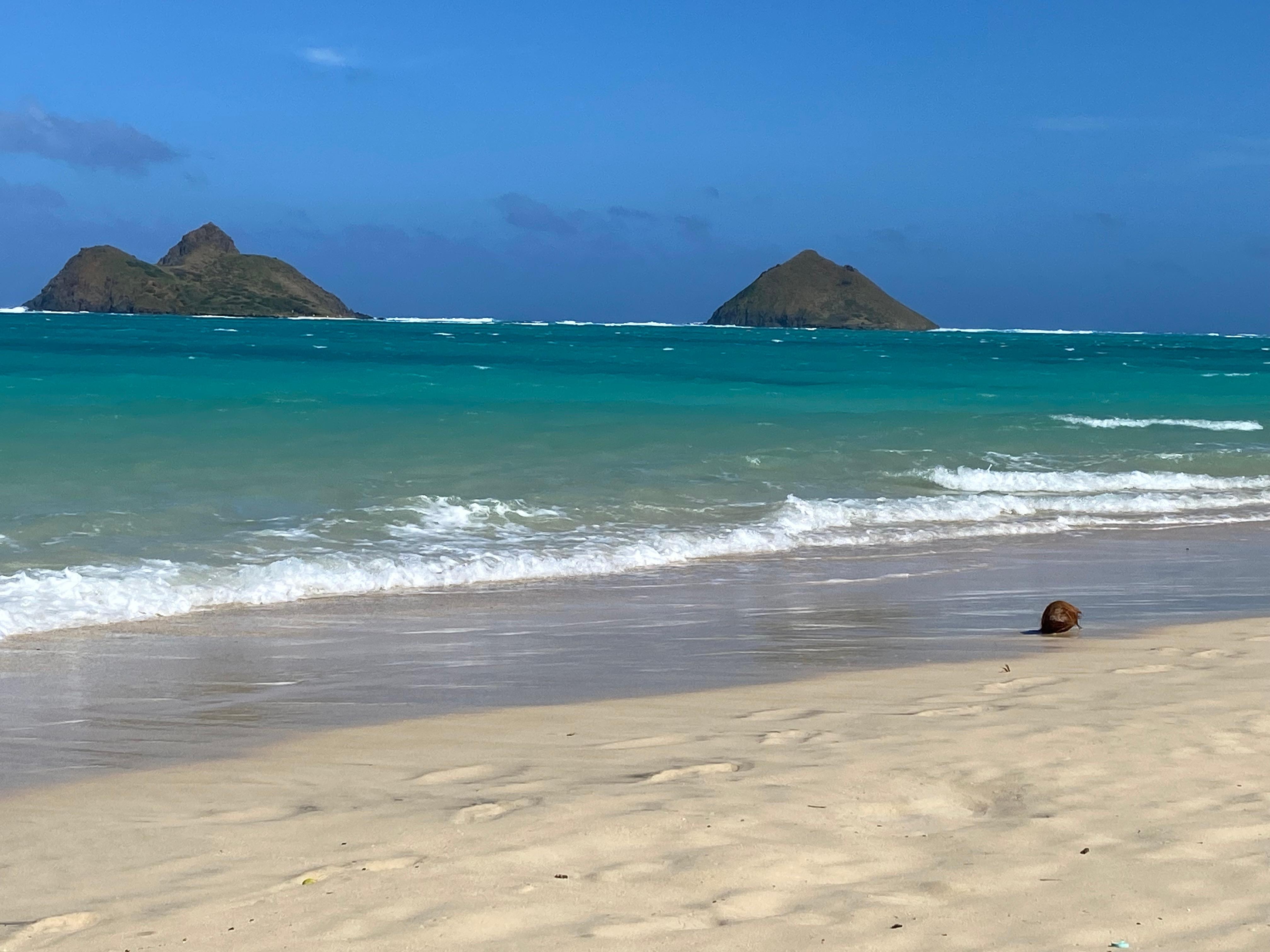 Lanikai beach looking at the Mokes
