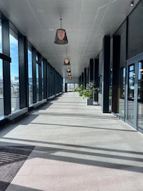 Indoor walkway to/from CPH