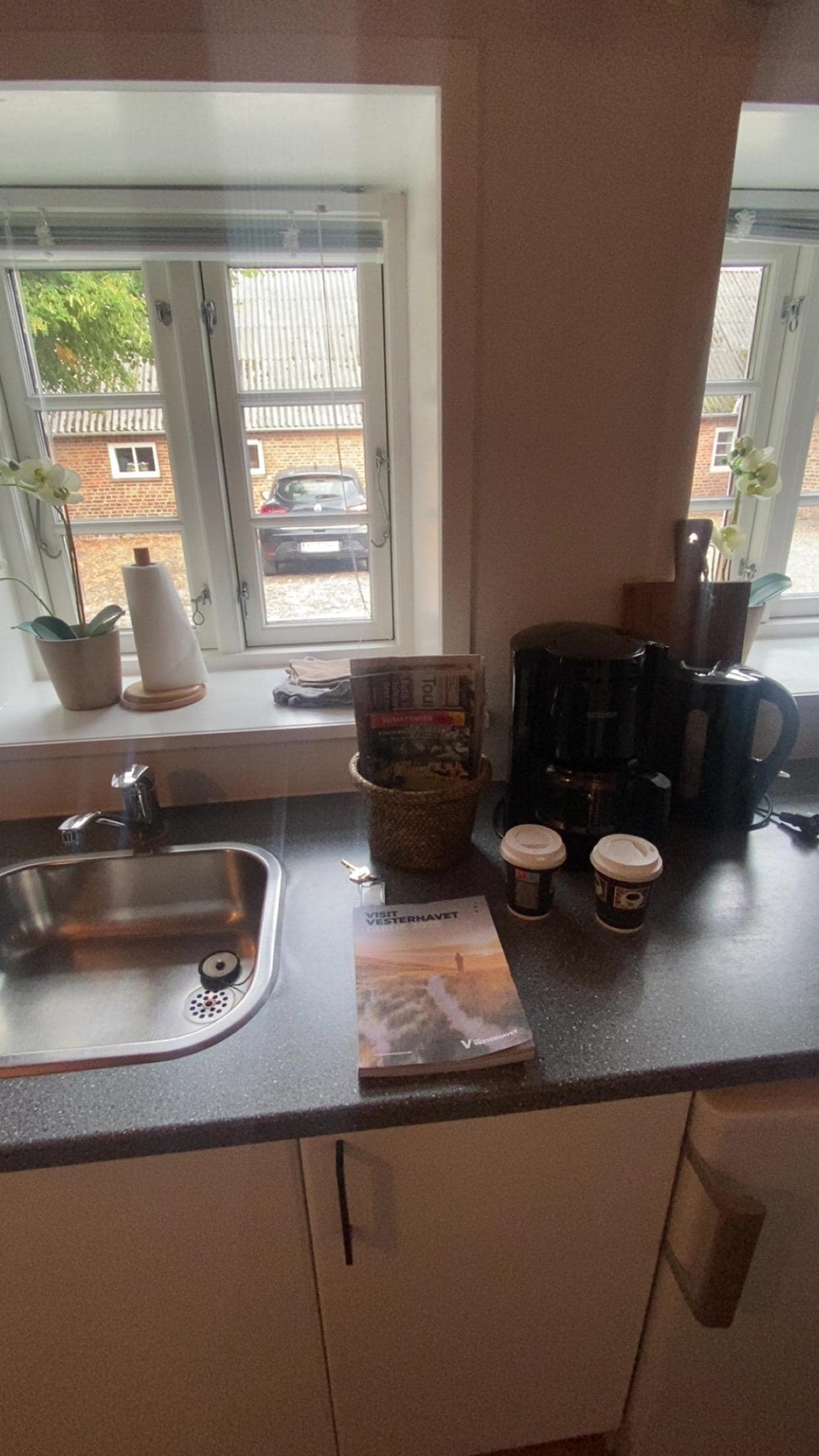 Alt nødvendig til to i køkkenet