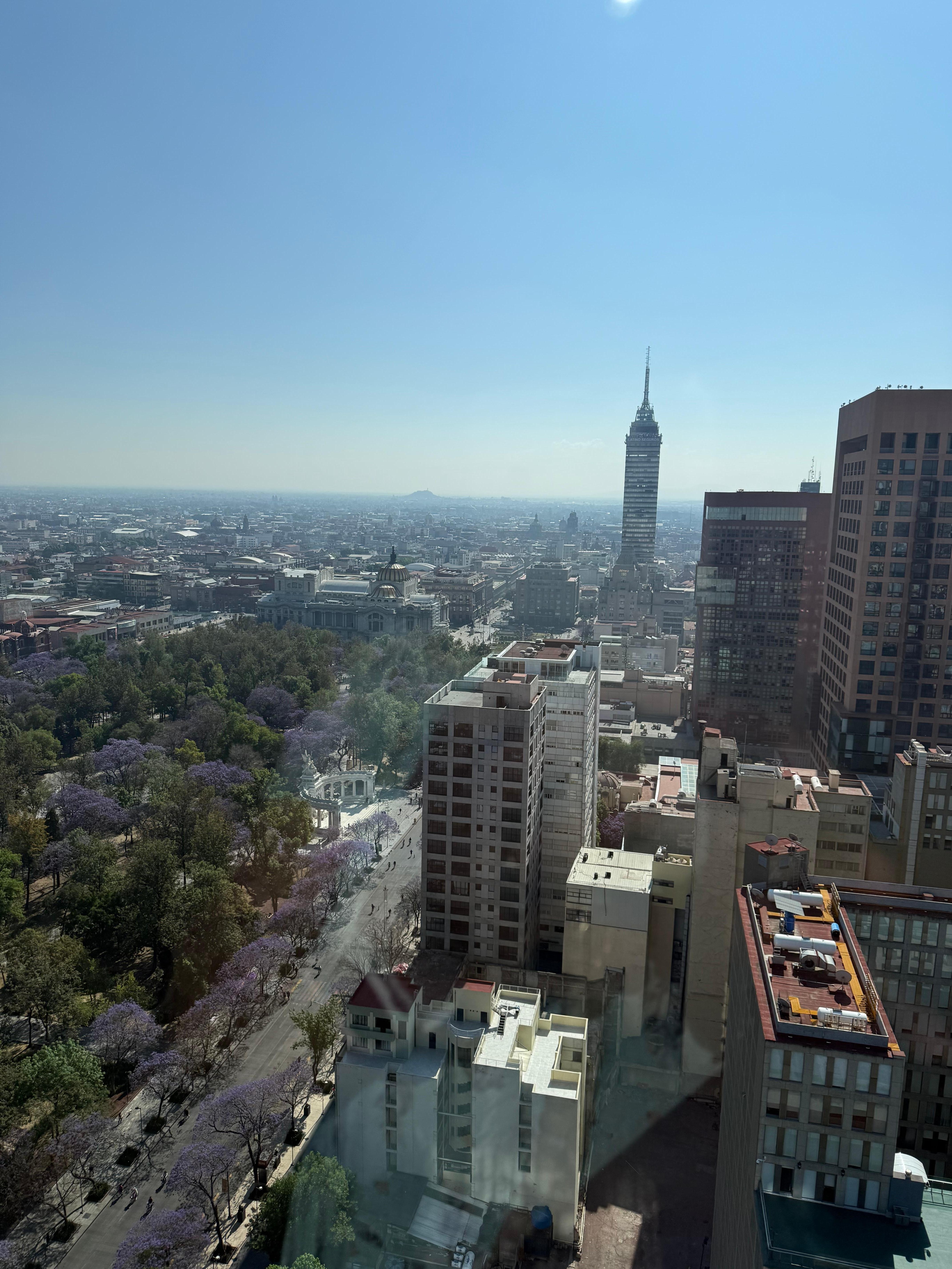 Cerca de todo el centro 