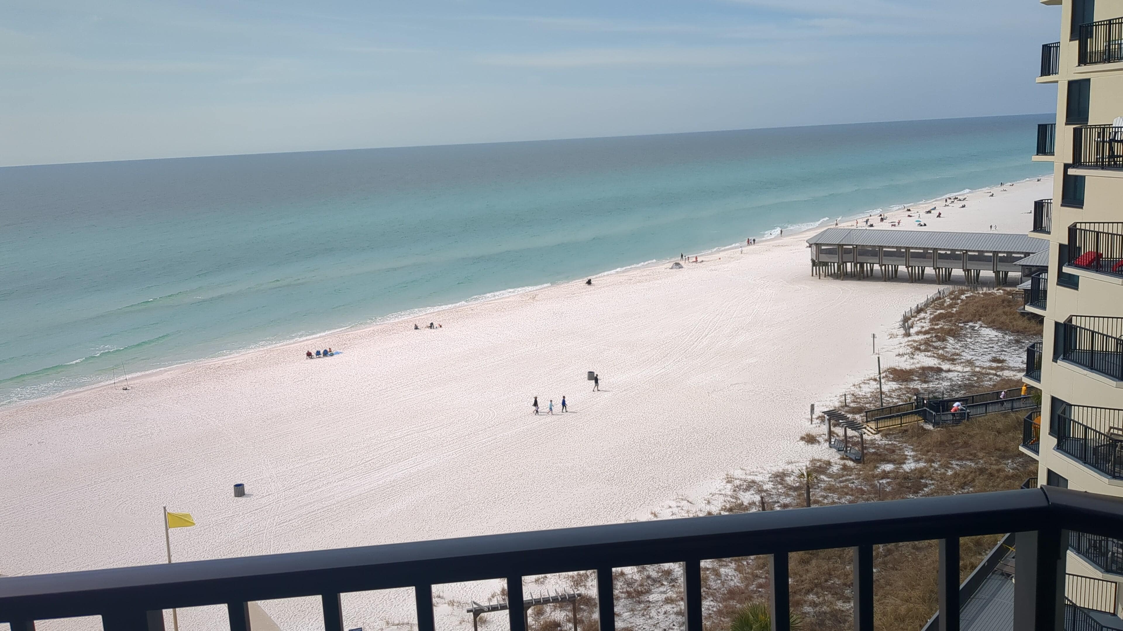 Location walk to Pineapple Willy's 