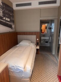 The actually size of the bedroom. The pictures posted are not accurate.