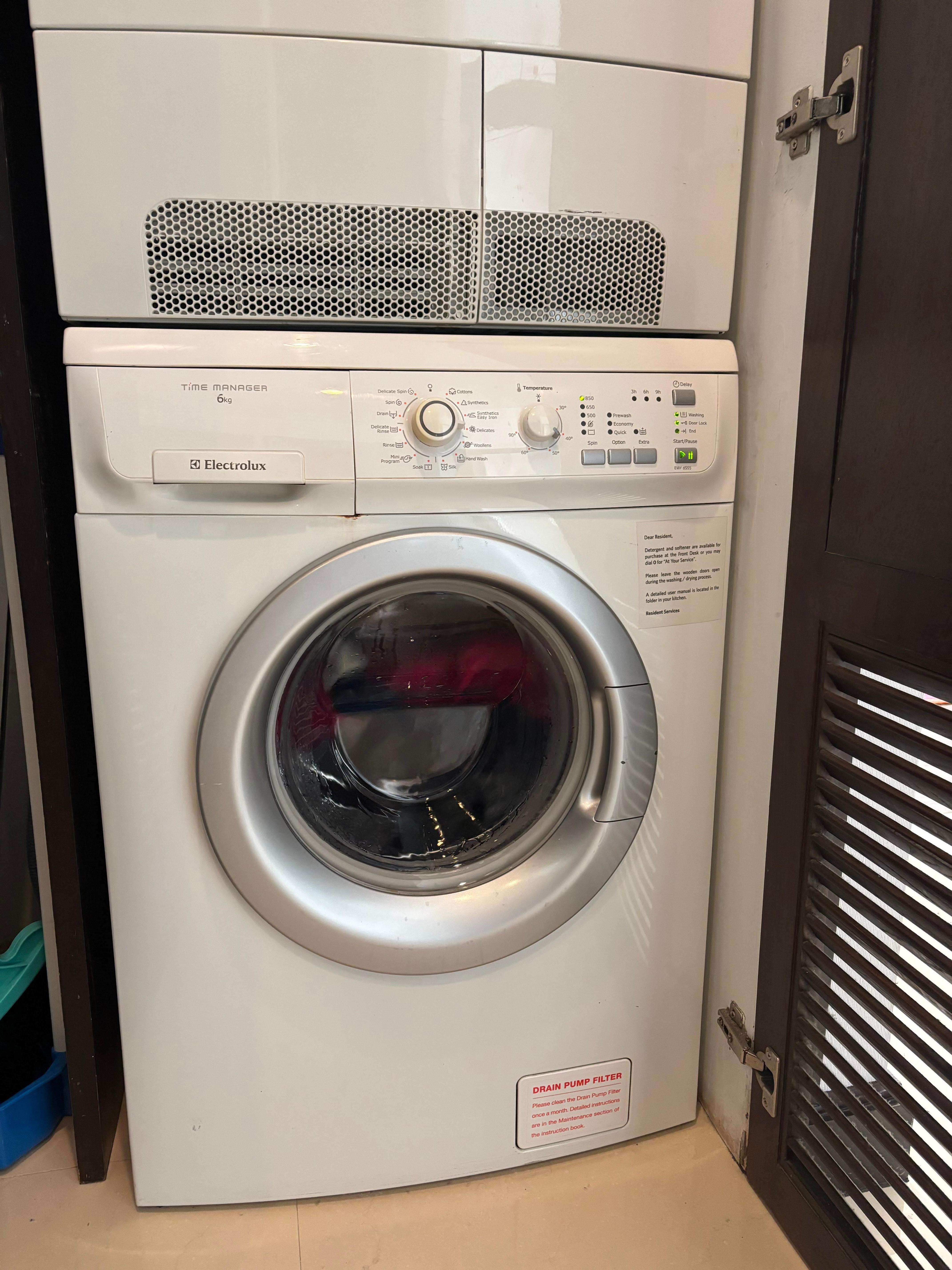 洗濯機に乾燥機が便利です。