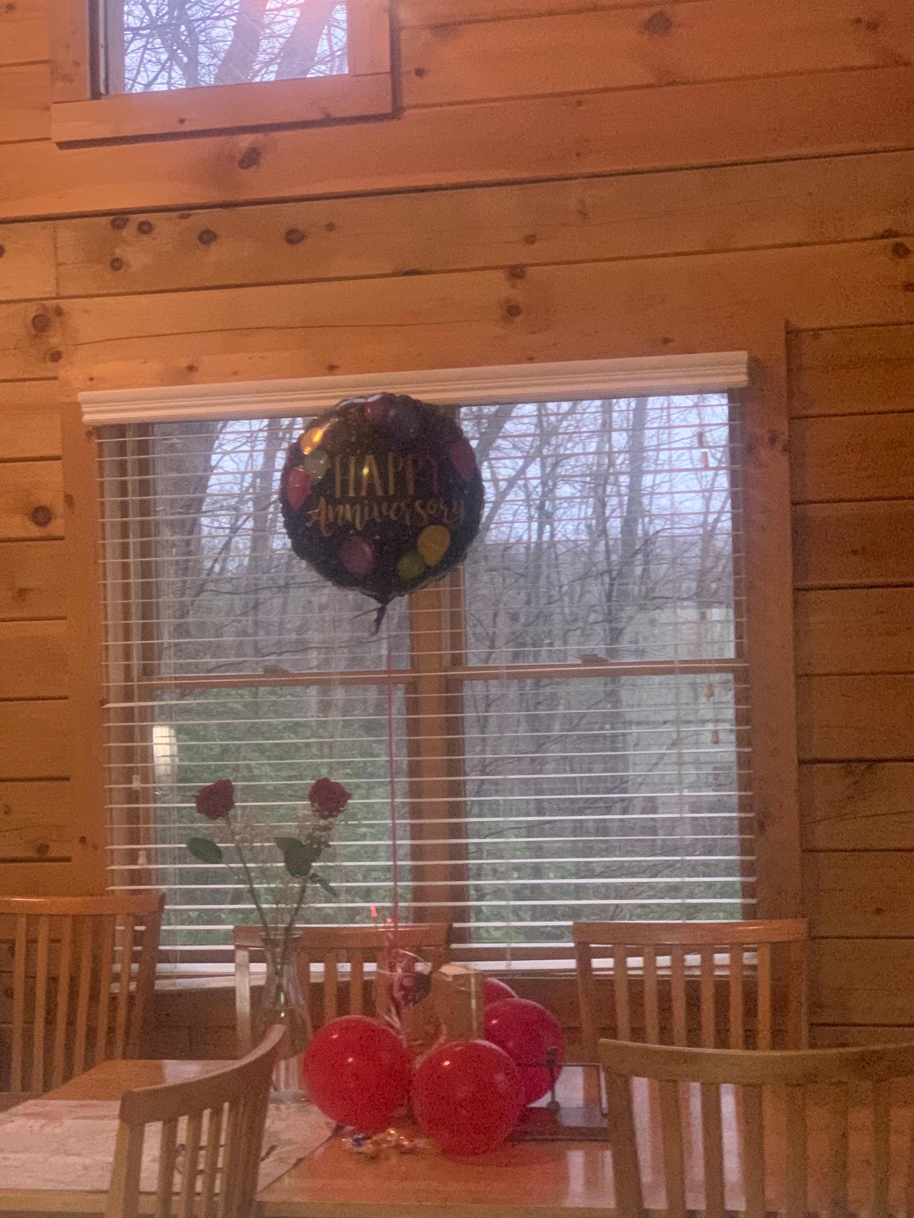 Thank you for the delivery of roses, chocolate and Wine to celebrate our 40 wedding anniversary ❤️❤️