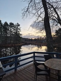 Early Rising deck view