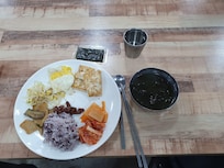 7시부터 8시 조식타임
공사장 함바식당였음