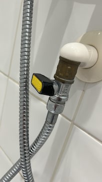 Unconventional shower tap - Had to turn this on before the shower would come on…
Why would you put a stop tap in a shower?