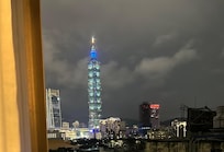 窓から見える台北101