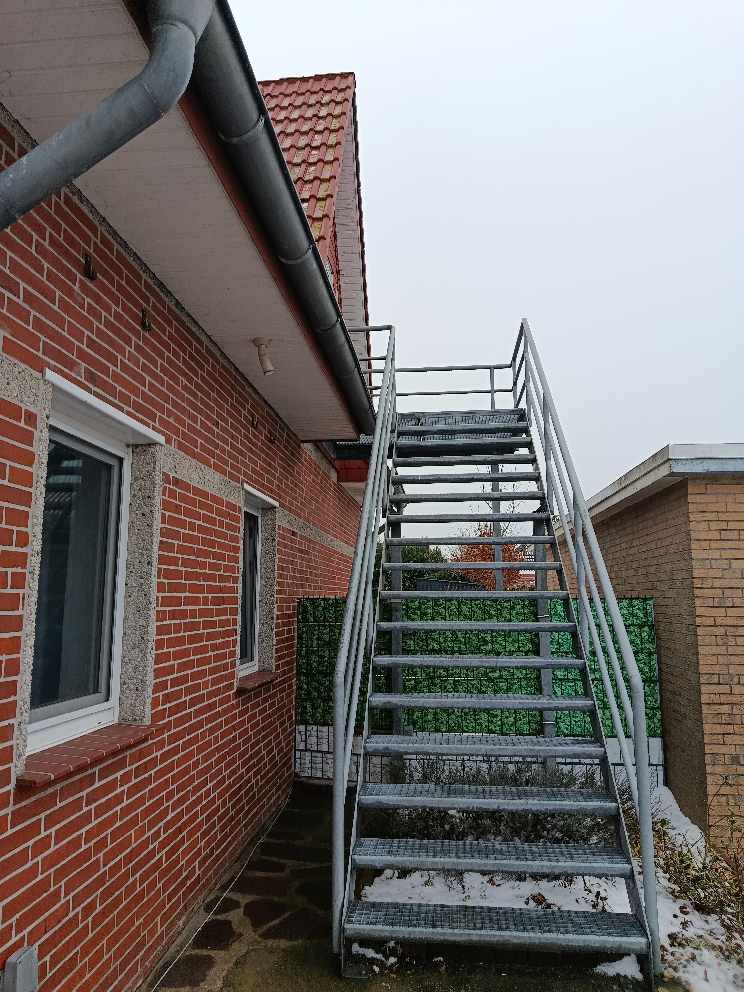 Leider wussten wir nicht, dass diese Treppe zur Wohnung führte, nicht so ideal für uns, da wir älter sind und nicht topfit. Aber es ging. 