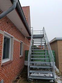 Leider wussten wir nicht, dass diese Treppe zur Wohnung führte, nicht so ideal für uns, da wir älter sind und nicht topfit. Aber es ging.