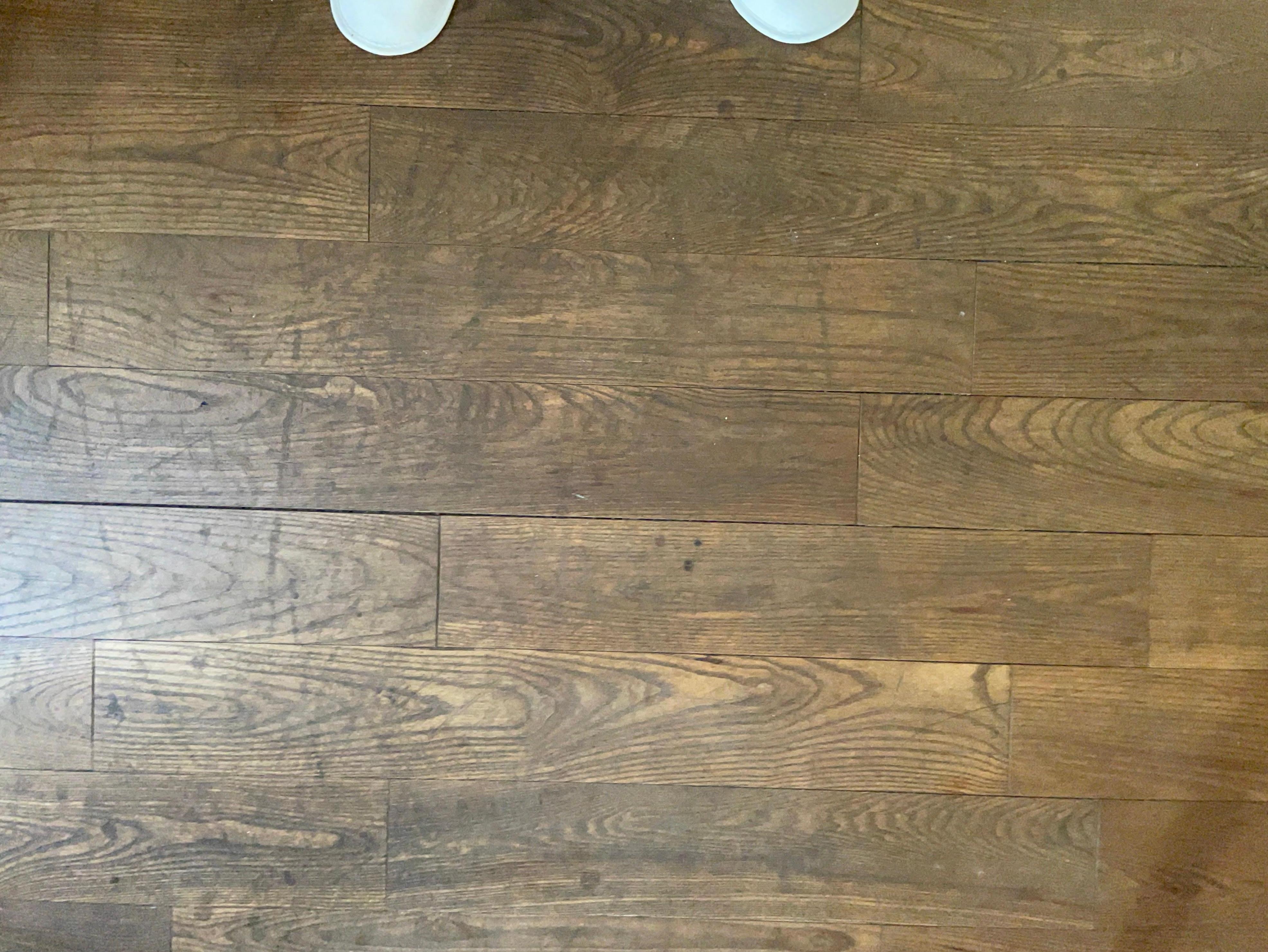 Fleckiger Ungepflegter Holzboden