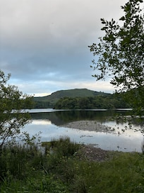The private walk to the lake from the property